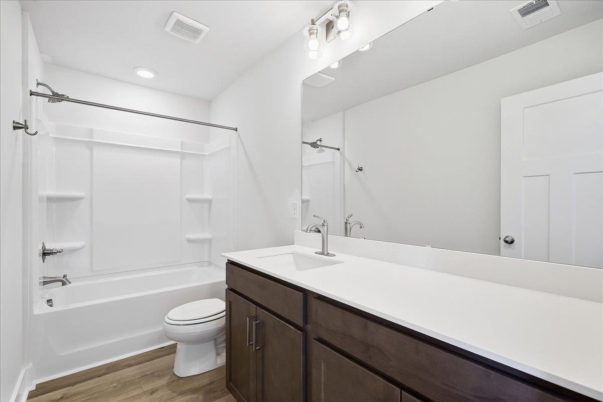 809 Lonsdale Court Property Photo 28