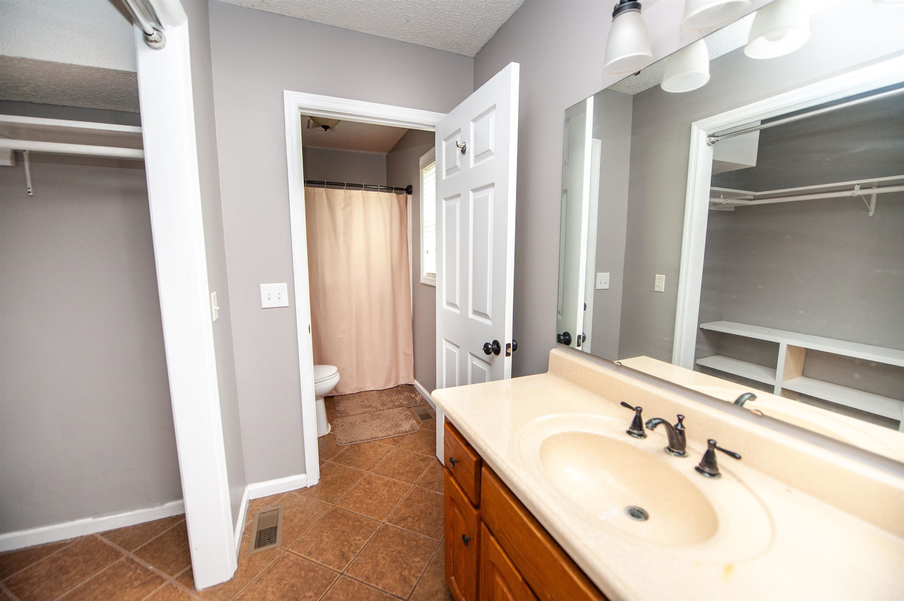 1026 Anderson Road Property Photo 20
