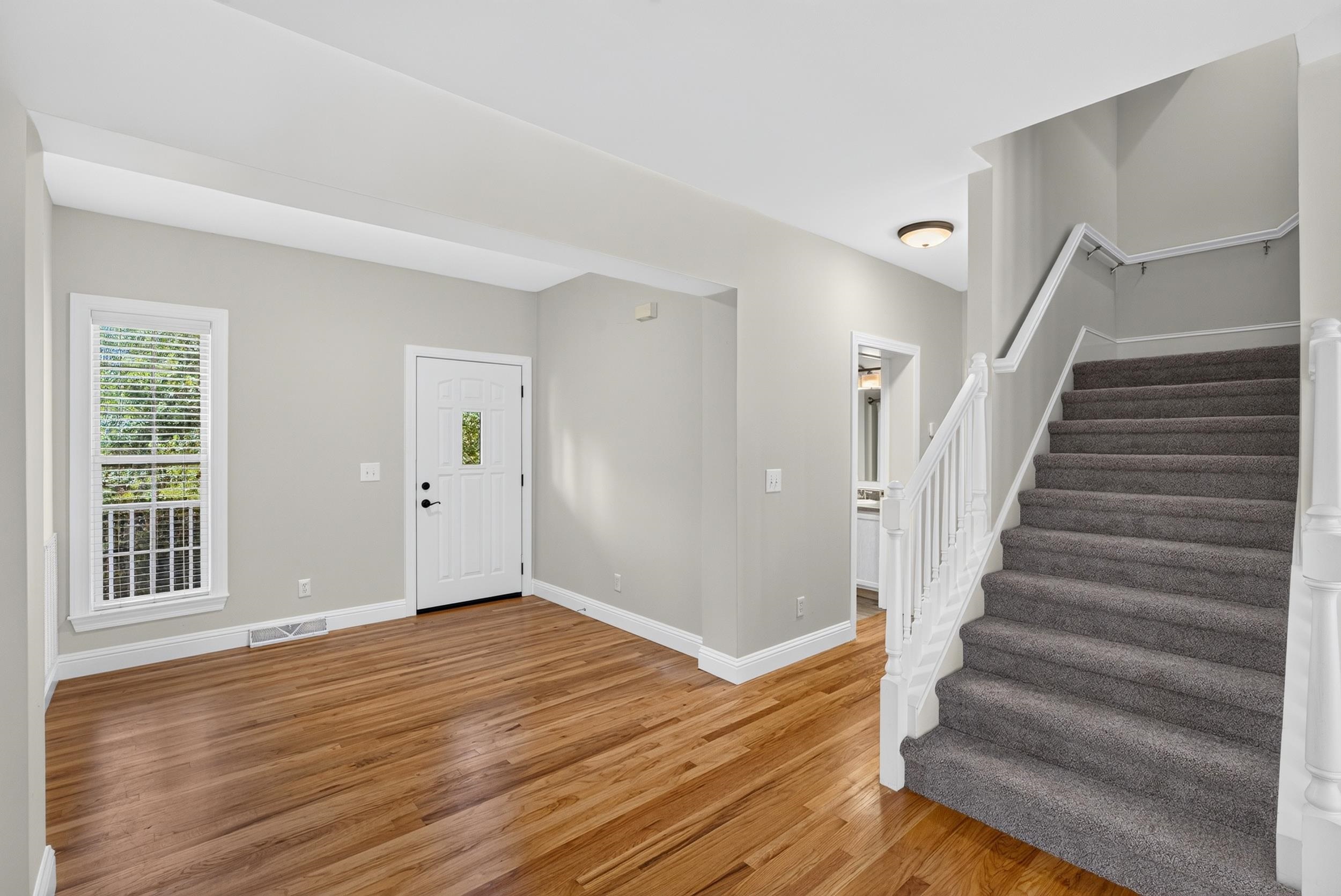 748 N Elm Avenue Property Photo 6
