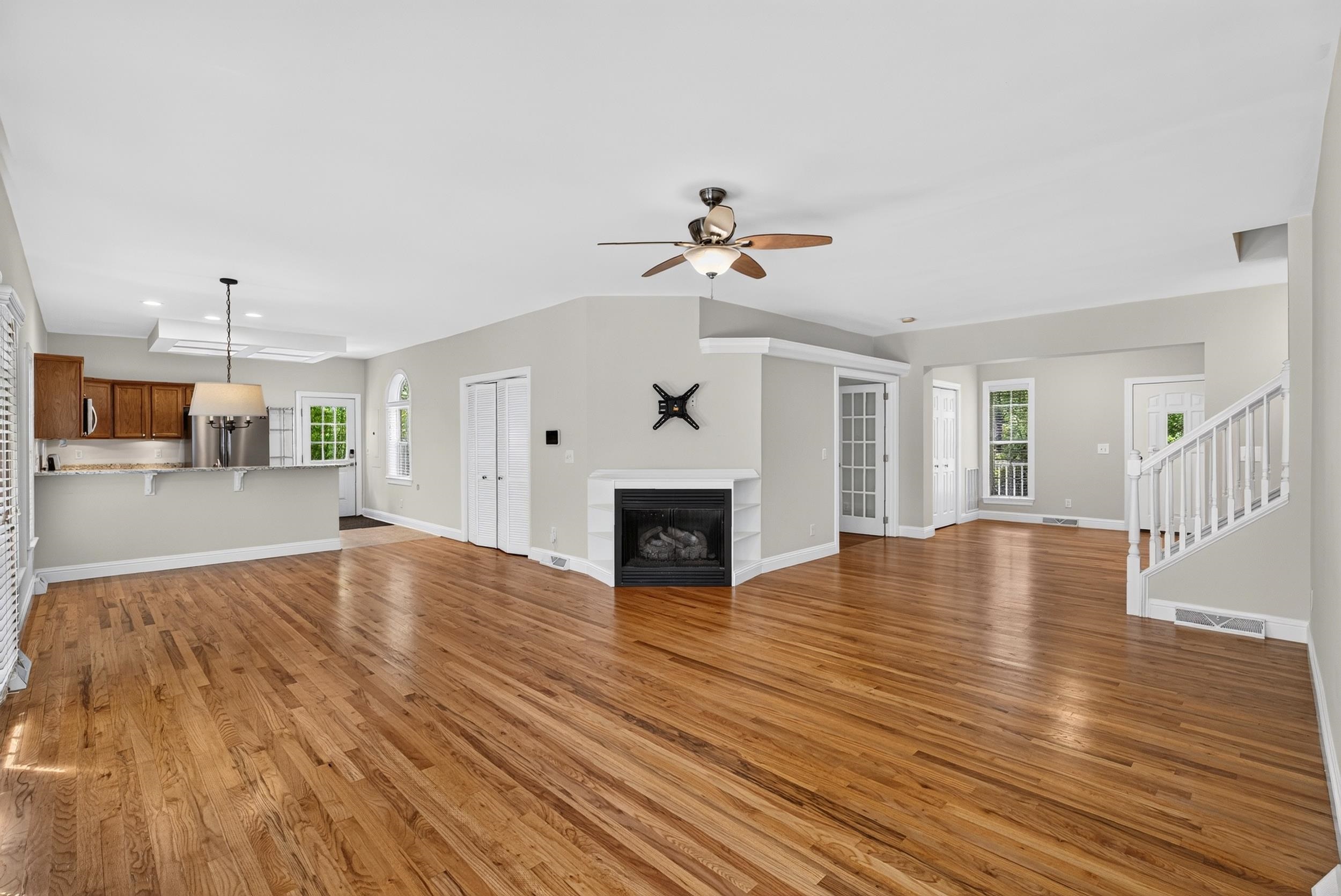 748 N Elm Avenue Property Photo 15
