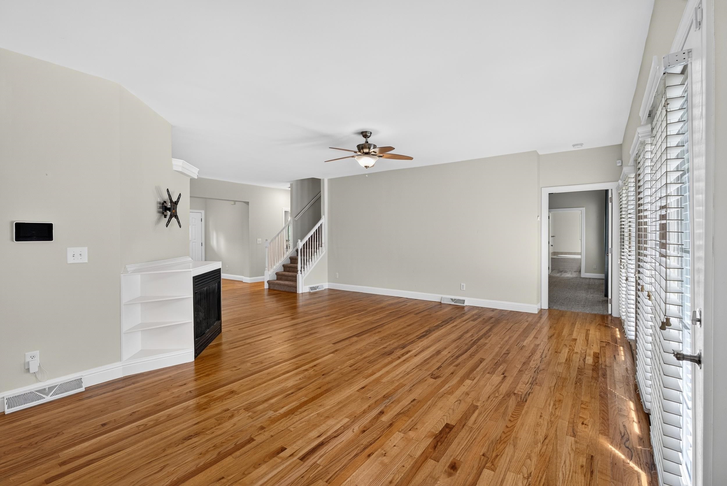 748 N Elm Avenue Property Photo 16