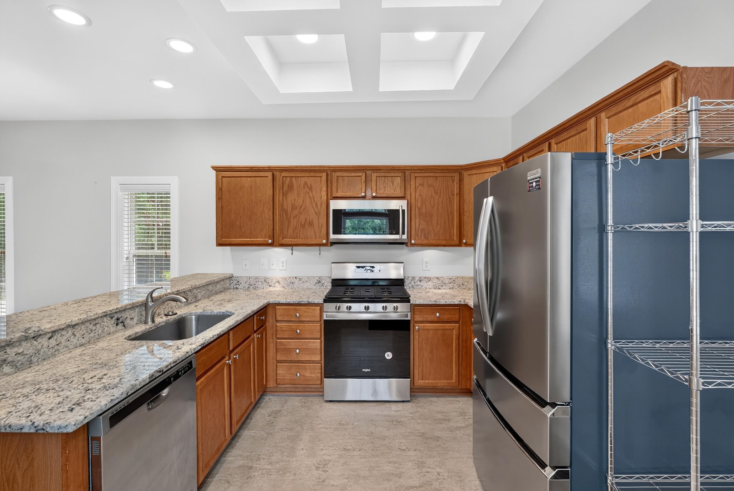 748 N Elm Avenue Property Photo 23