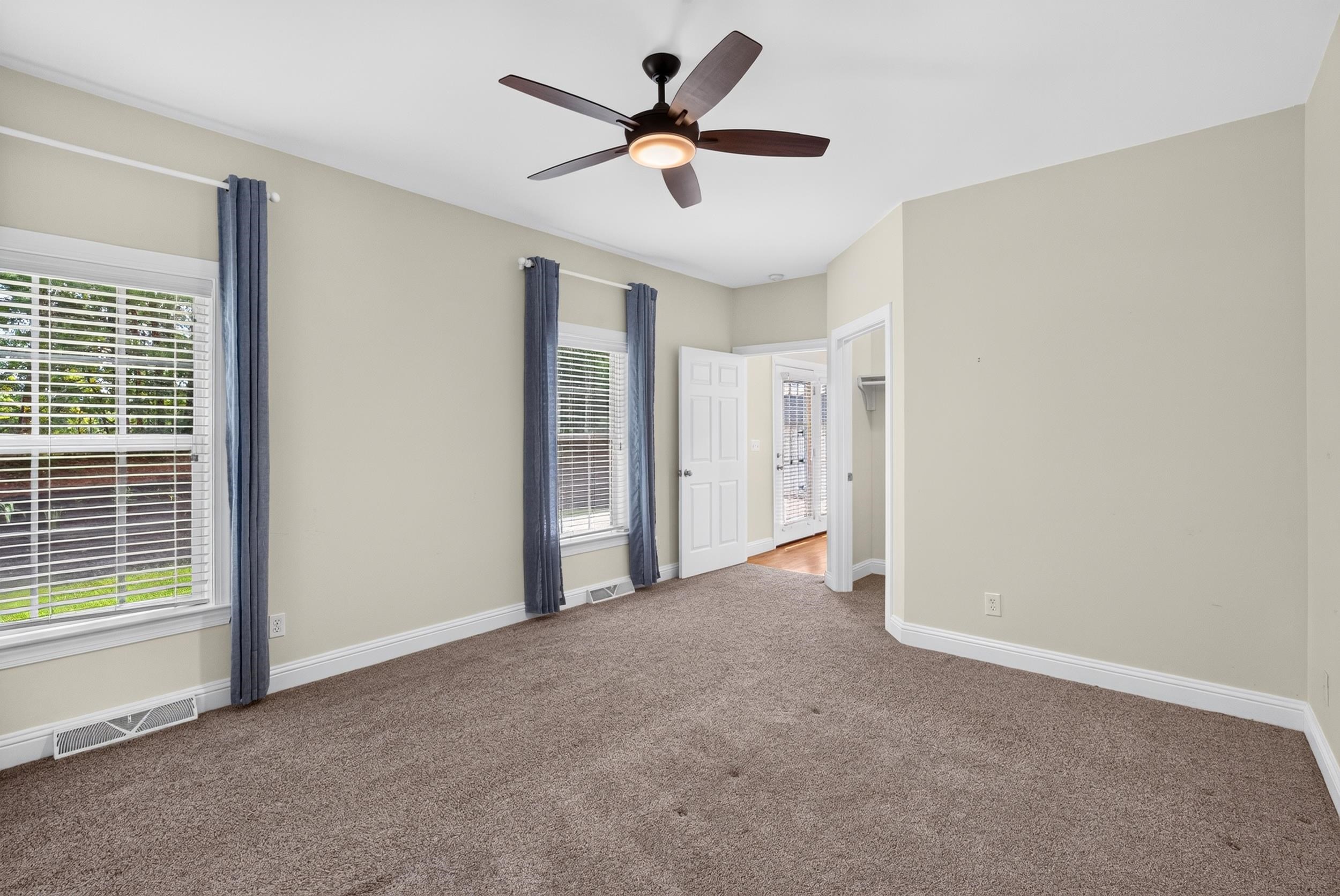 748 N Elm Avenue Property Photo 25