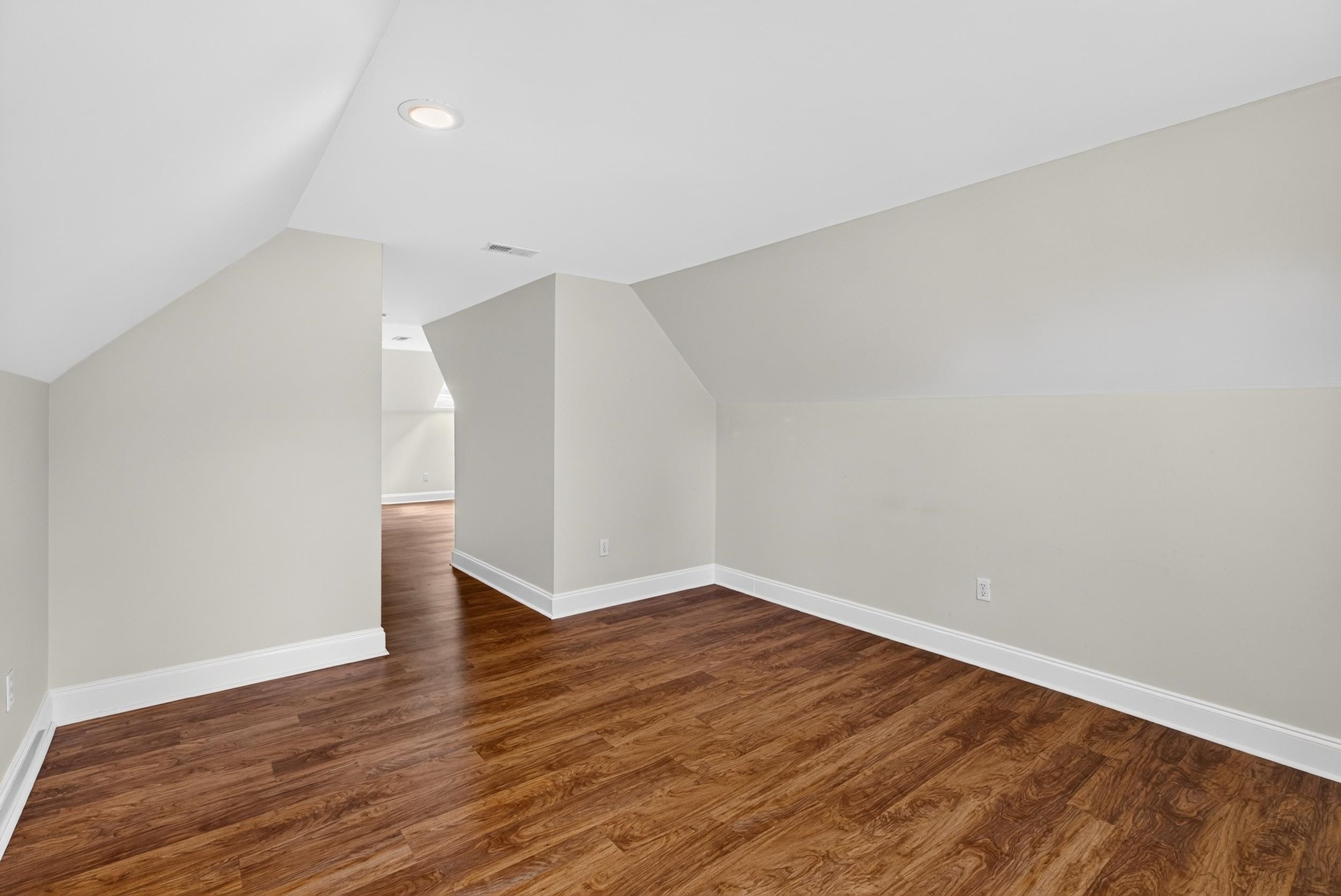 748 N Elm Avenue Property Photo 35