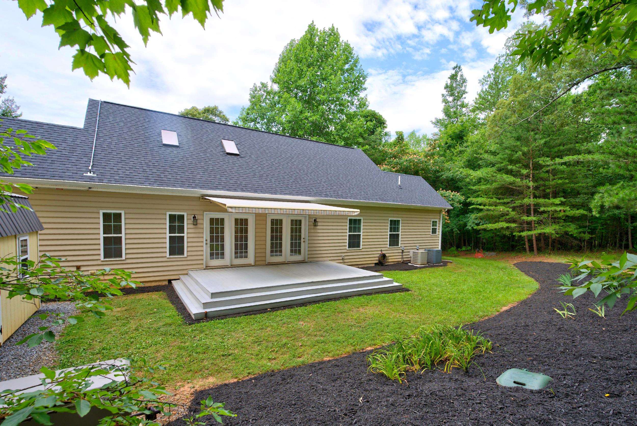 748 N Elm Avenue Property Photo 41