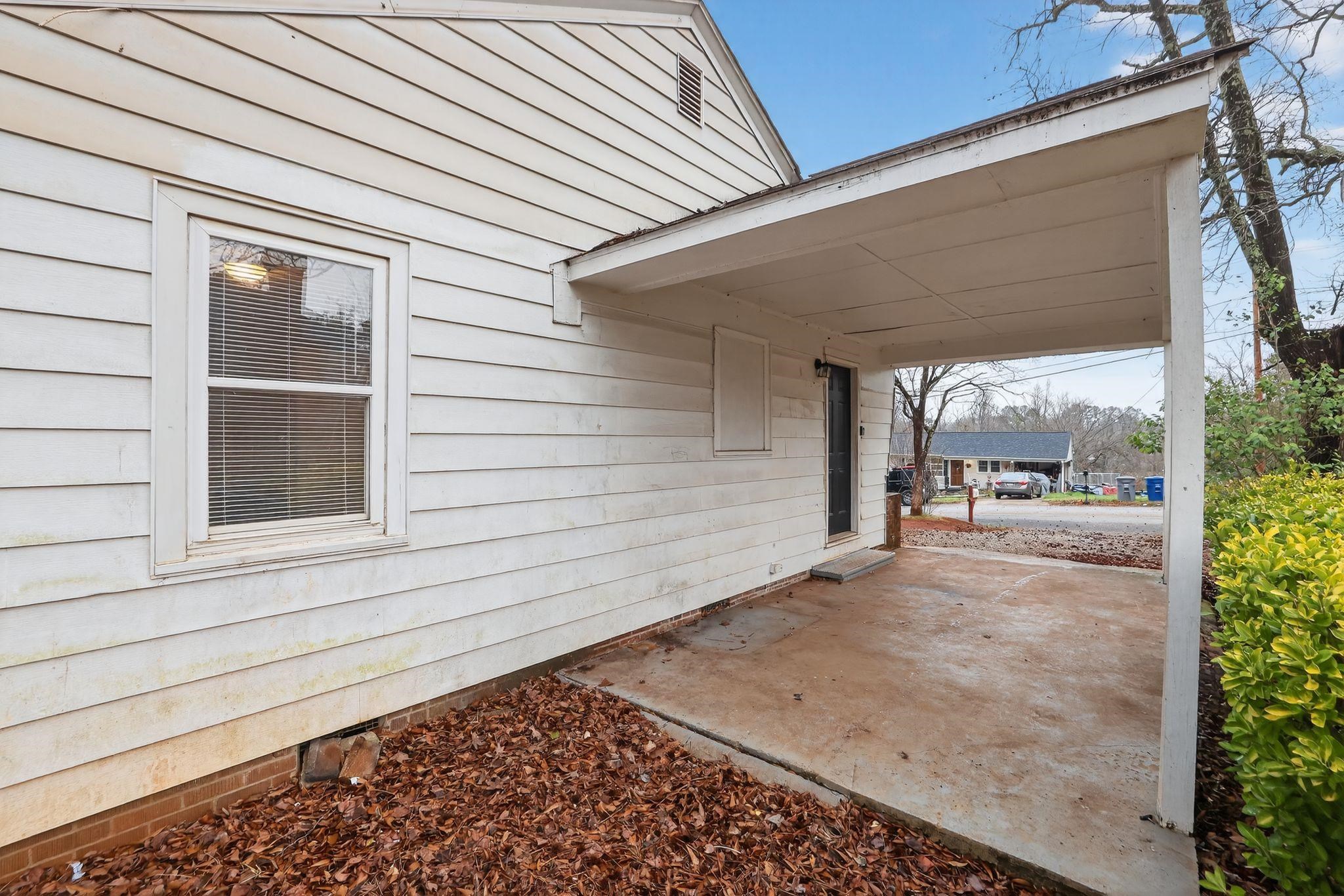 325 Merideth Circle Property Photo 2