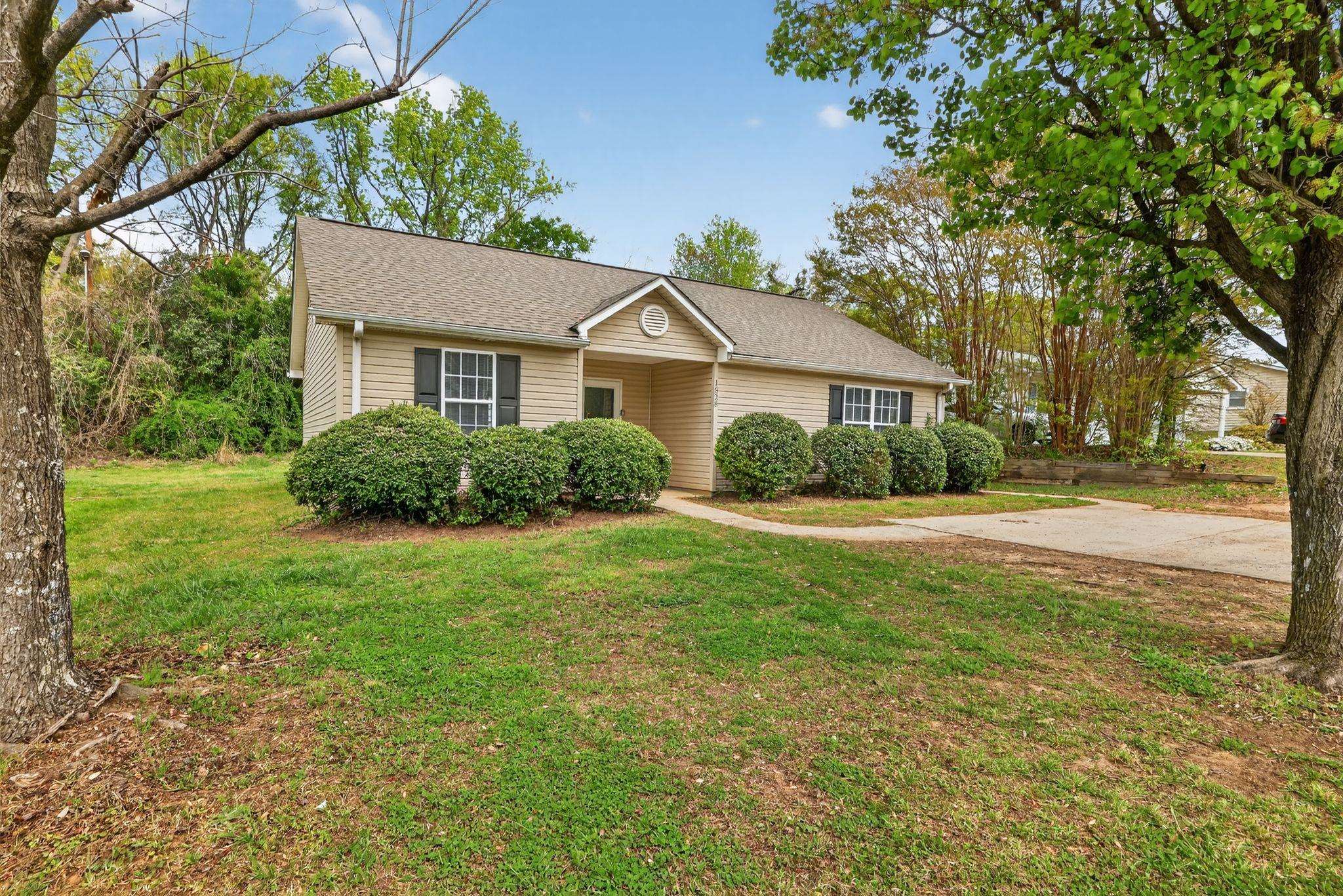 1828 Tamara Way Property Photo 8