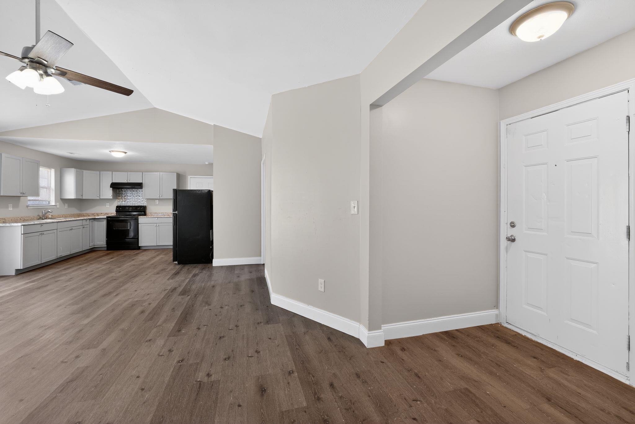 1828 Tamara Way Property Photo 25