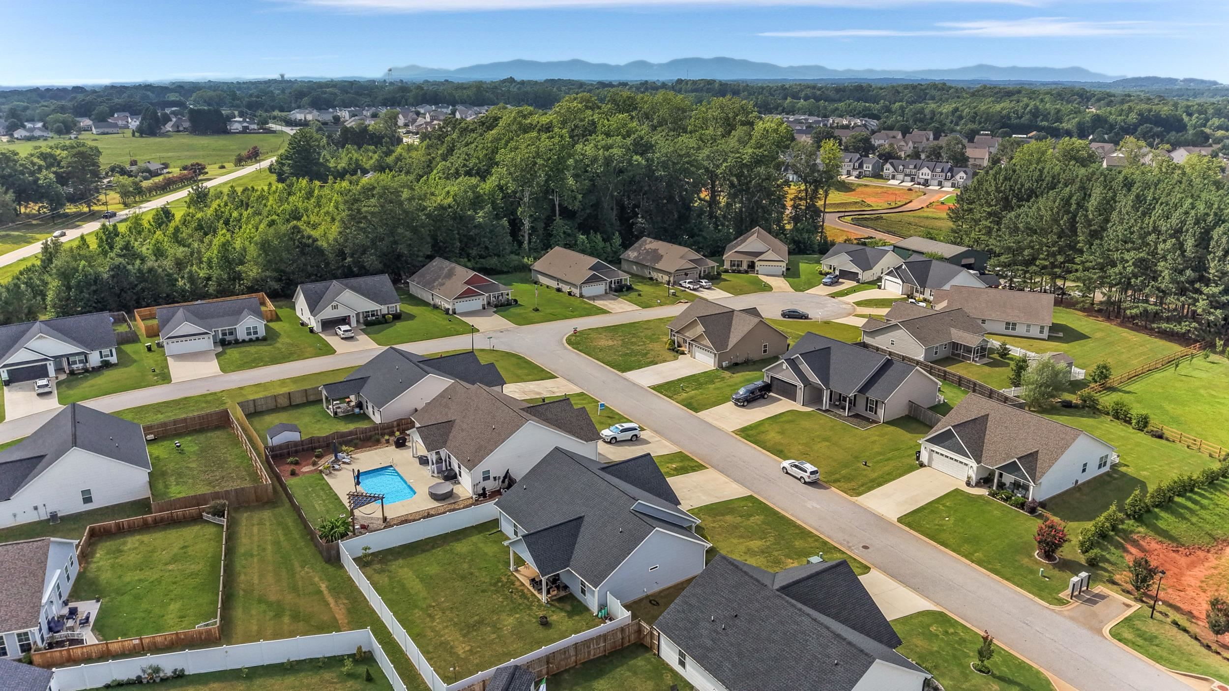 124 Lily Way Property Photo 33