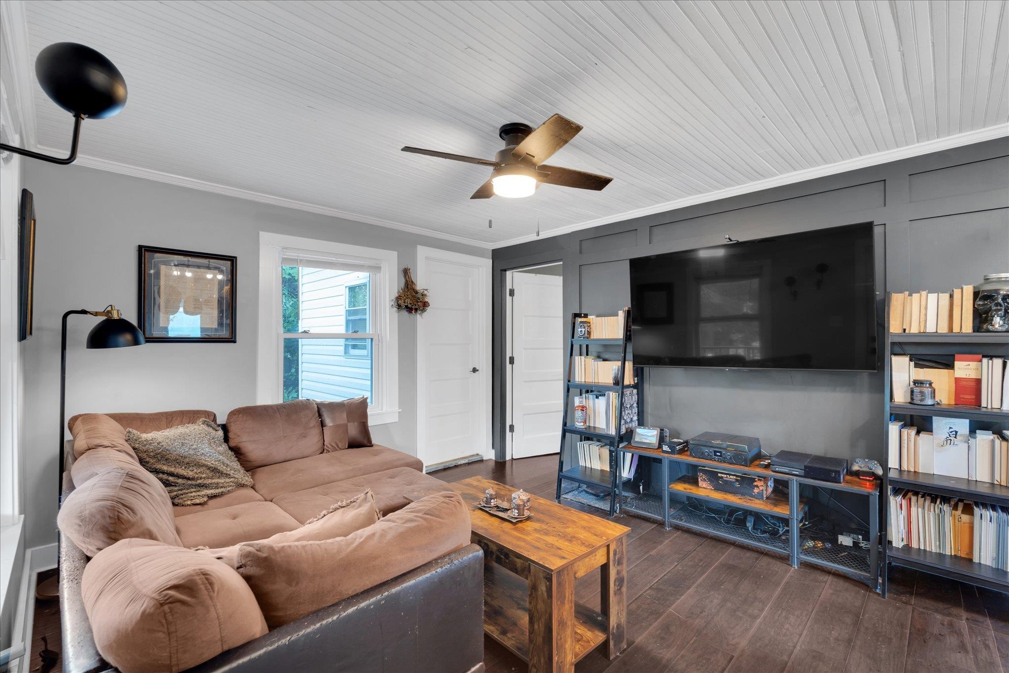 306 Lady Street Property Photo 6