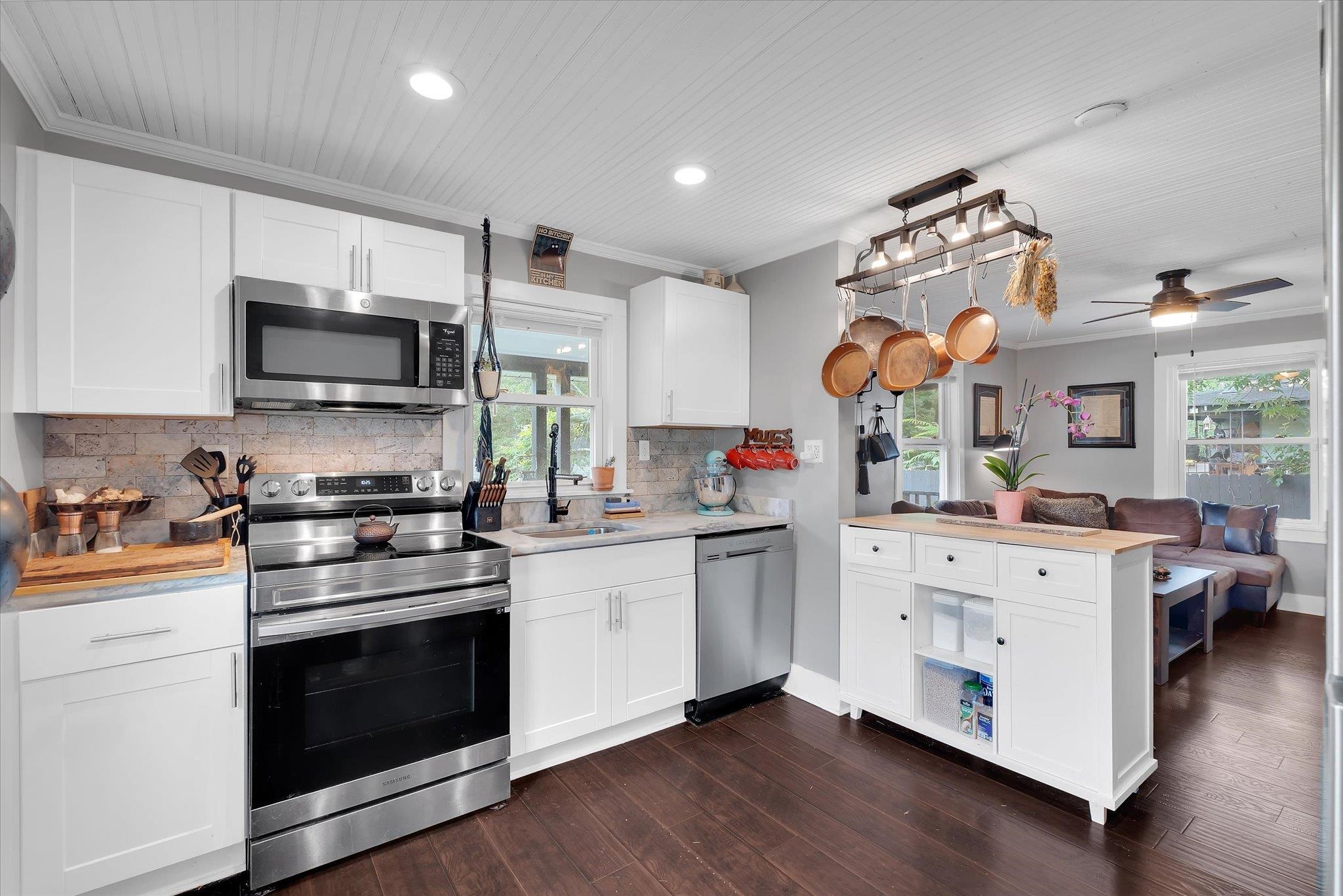 306 Lady Street Property Photo 13