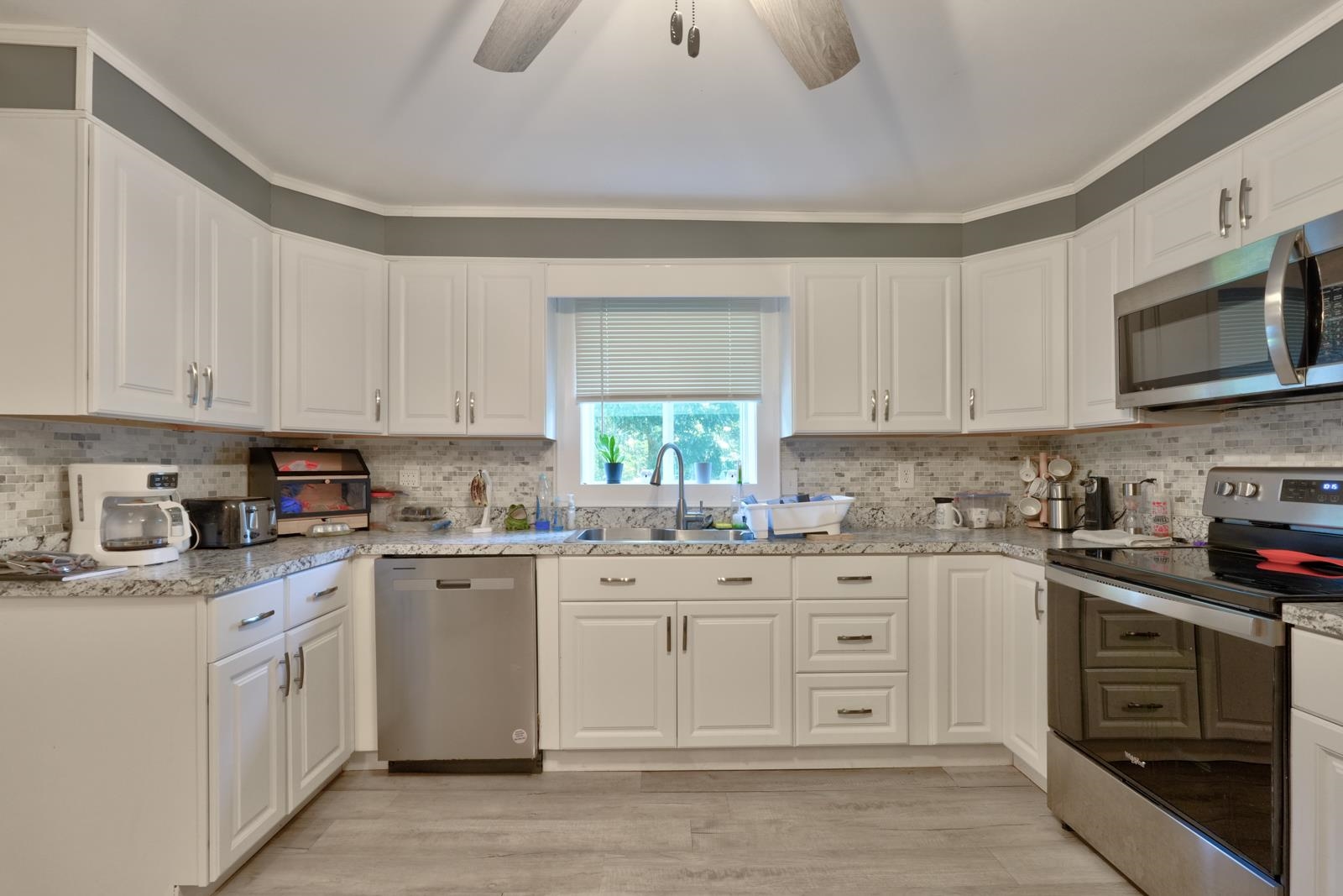 554 Green River Rd. Property Photo 34