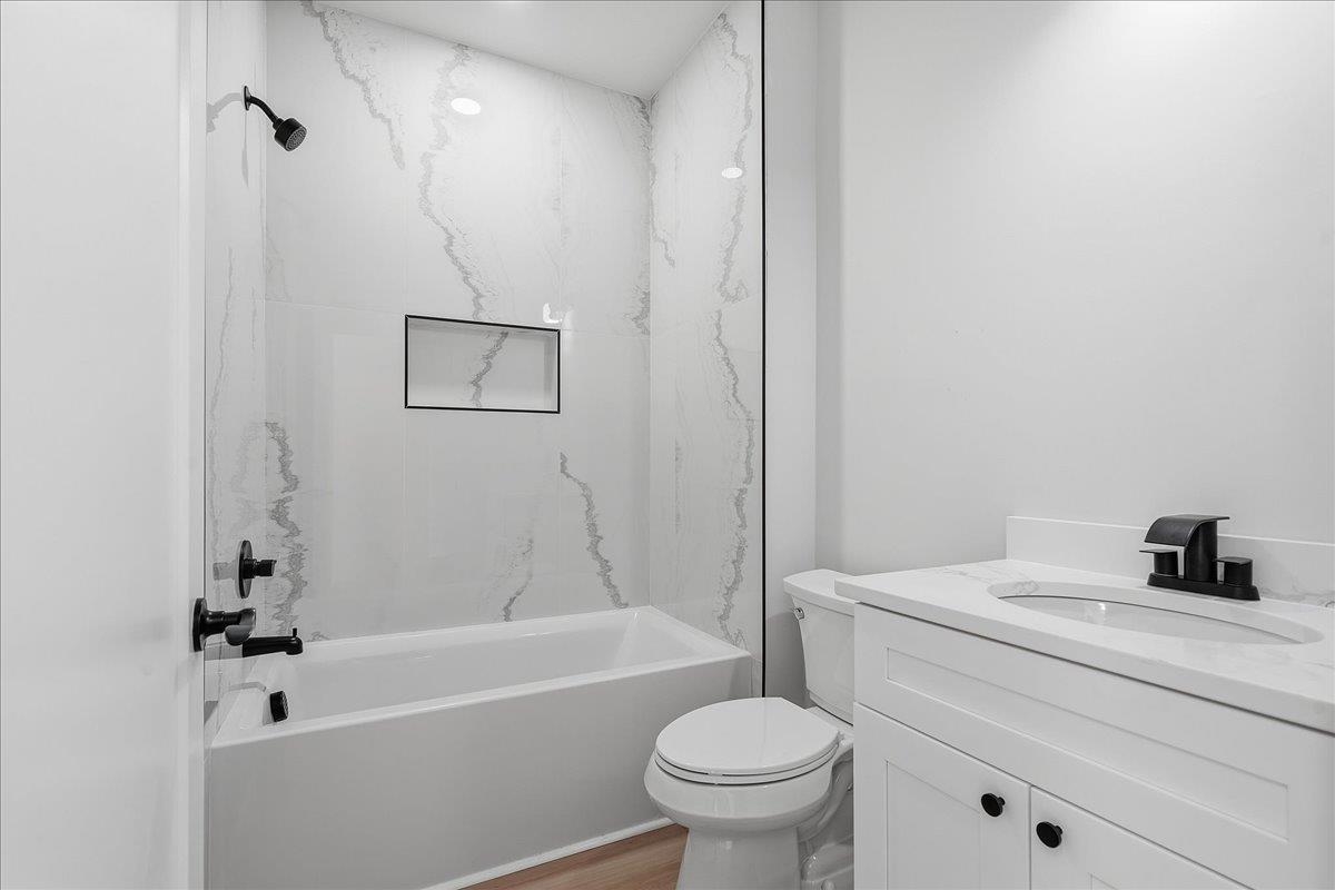 116 Current Drive Property Photo 18