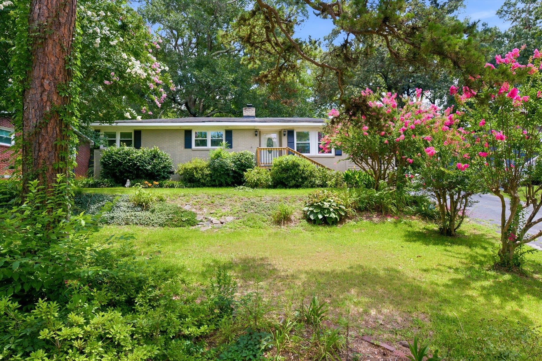 768 Kenmore Dr