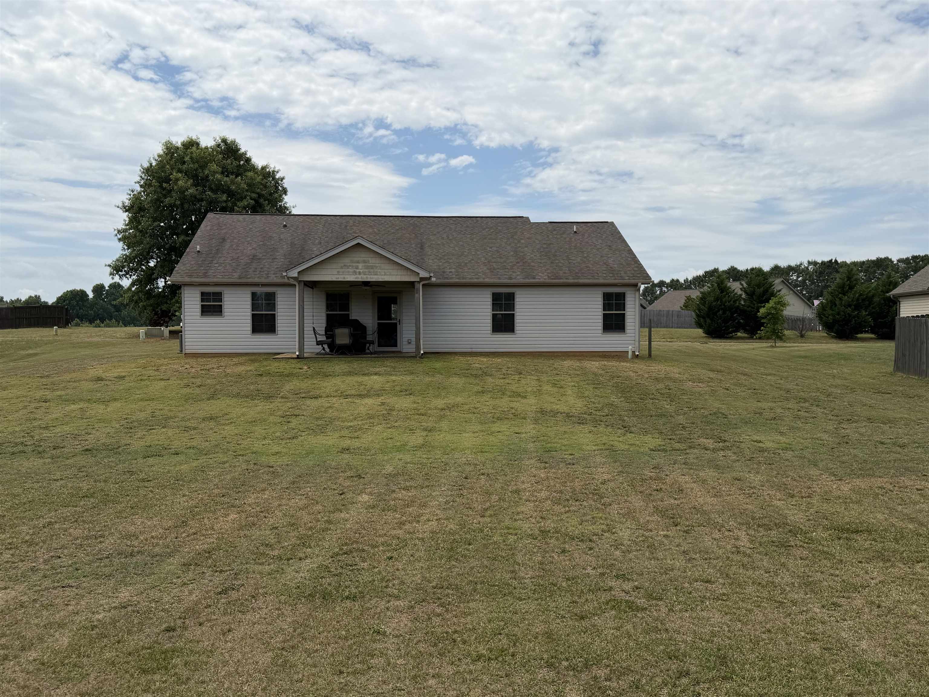111 Manor House Lane Property Photo 4