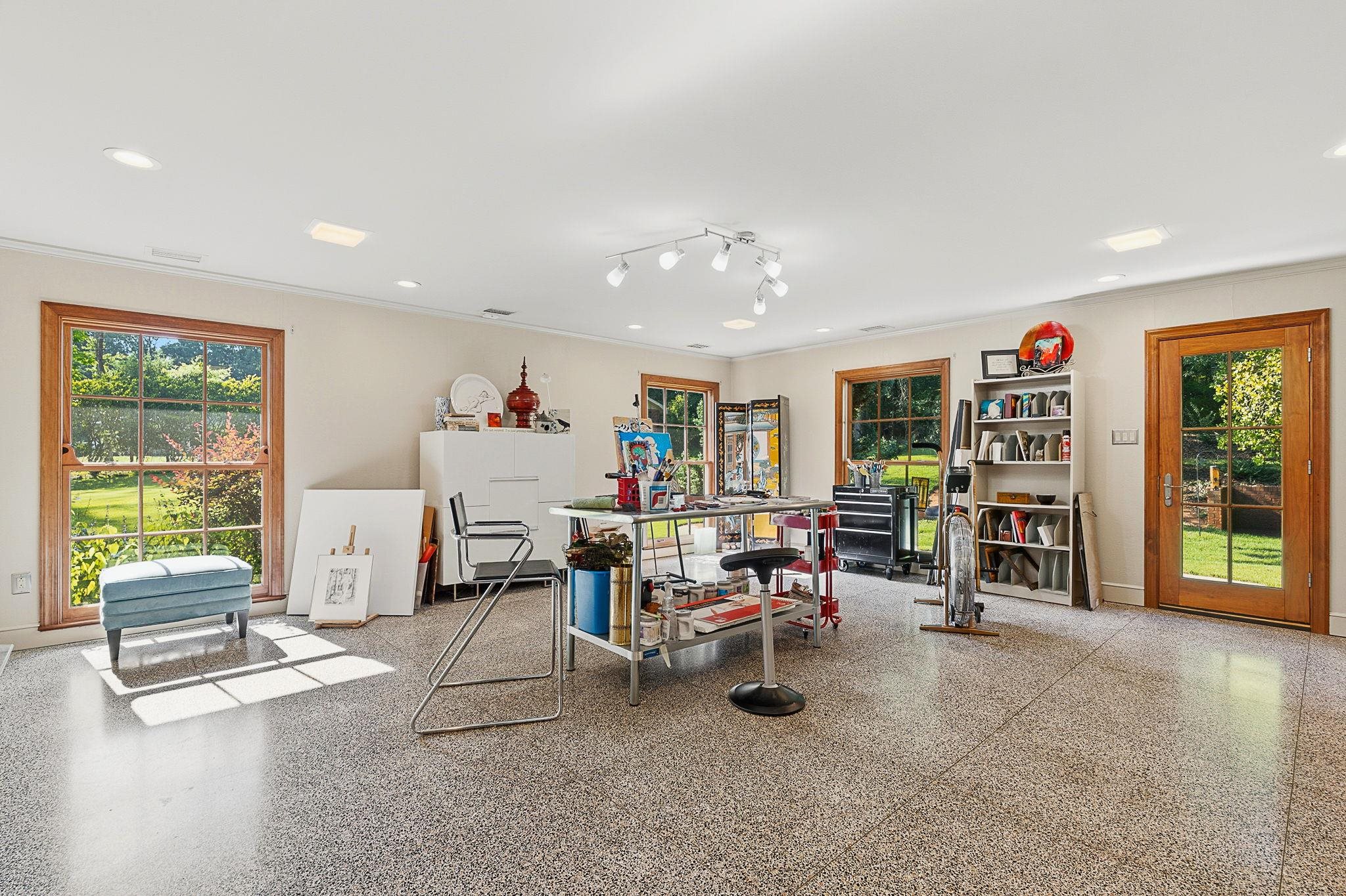 325 Lanham Circle Property Photo 33