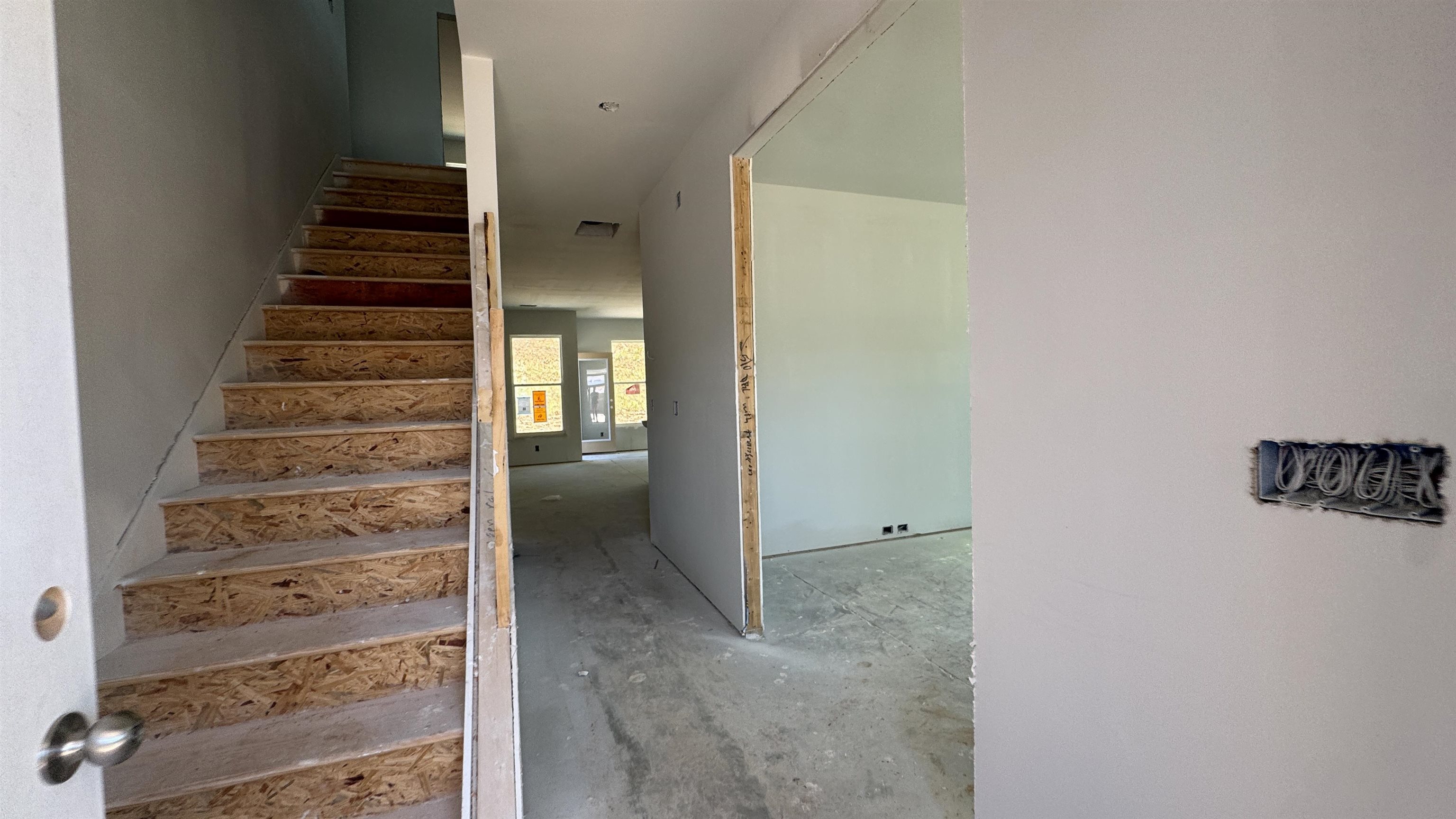1124 Stable Way Property Photo 5
