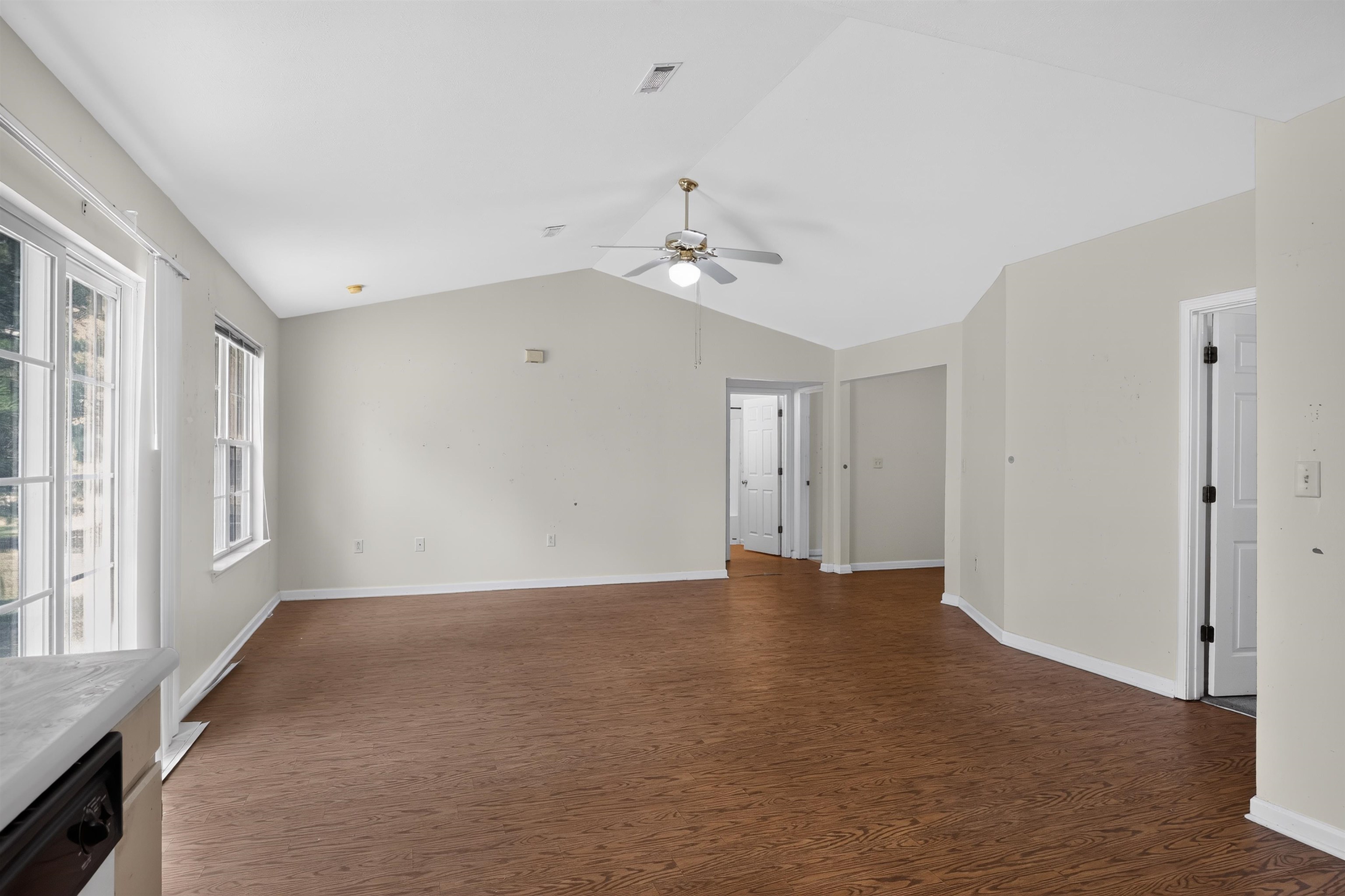 1837 Tamara Way Property Photo 4