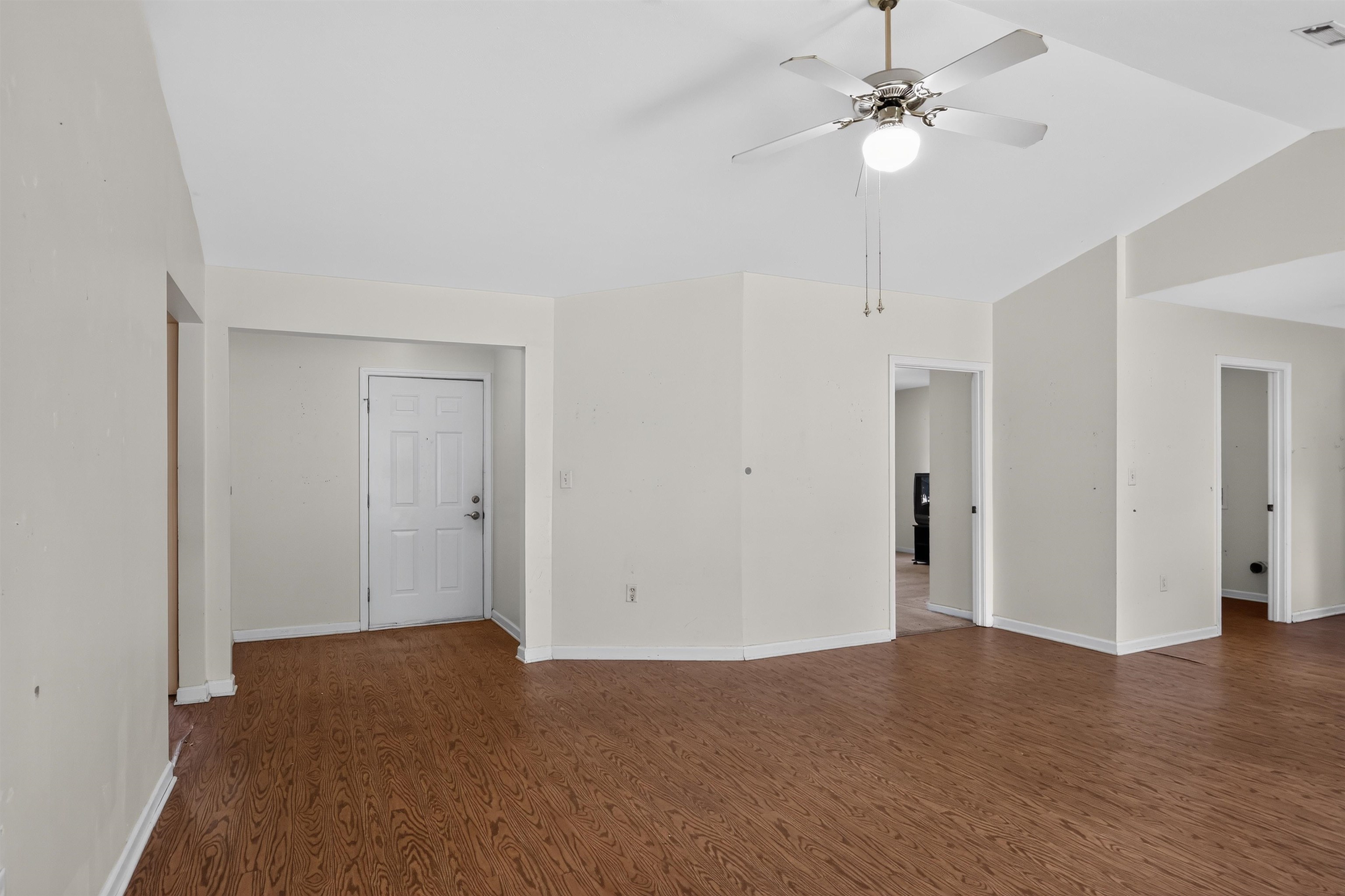 1837 Tamara Way Property Photo 5
