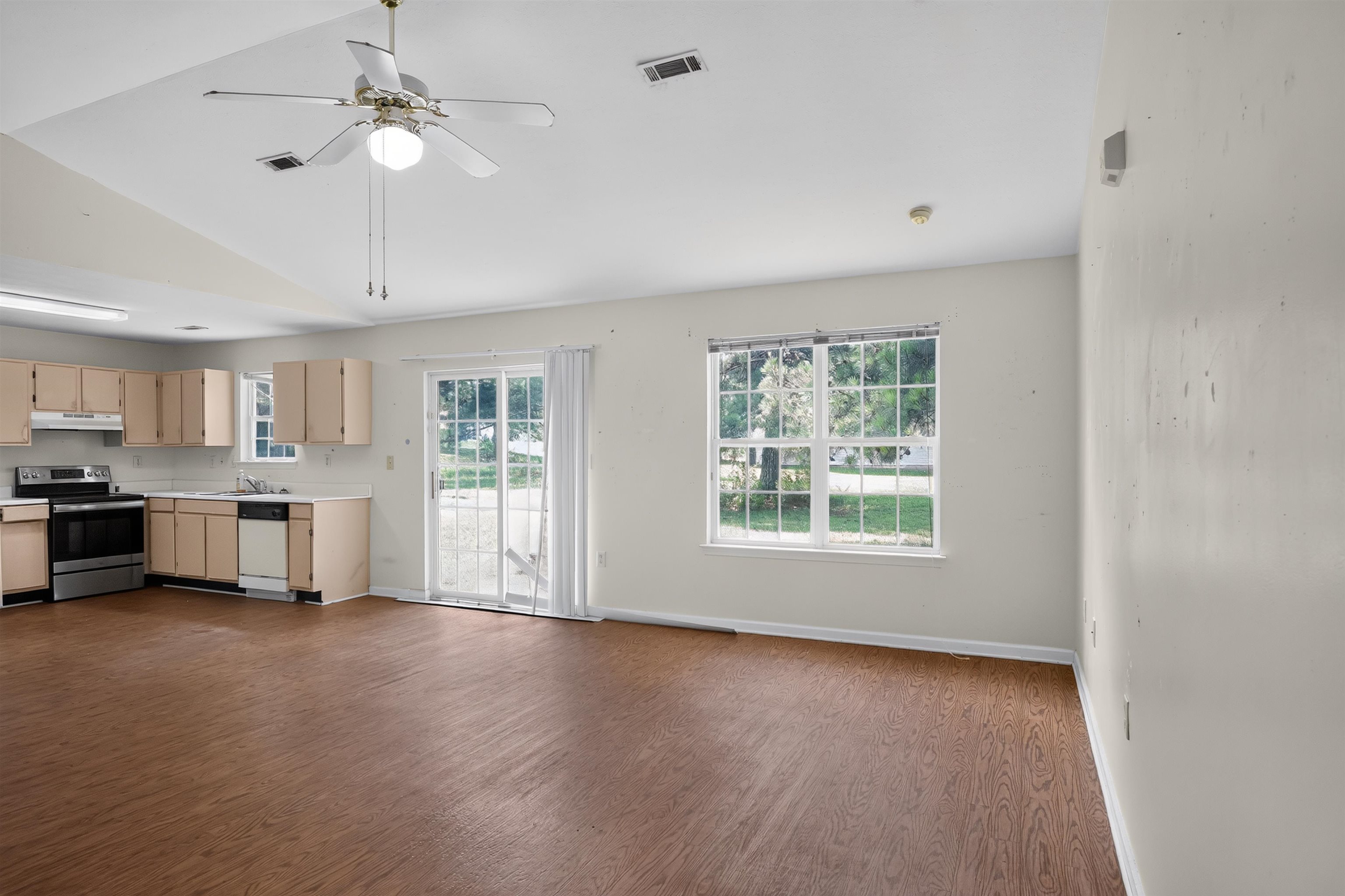 1837 Tamara Way Property Photo 7