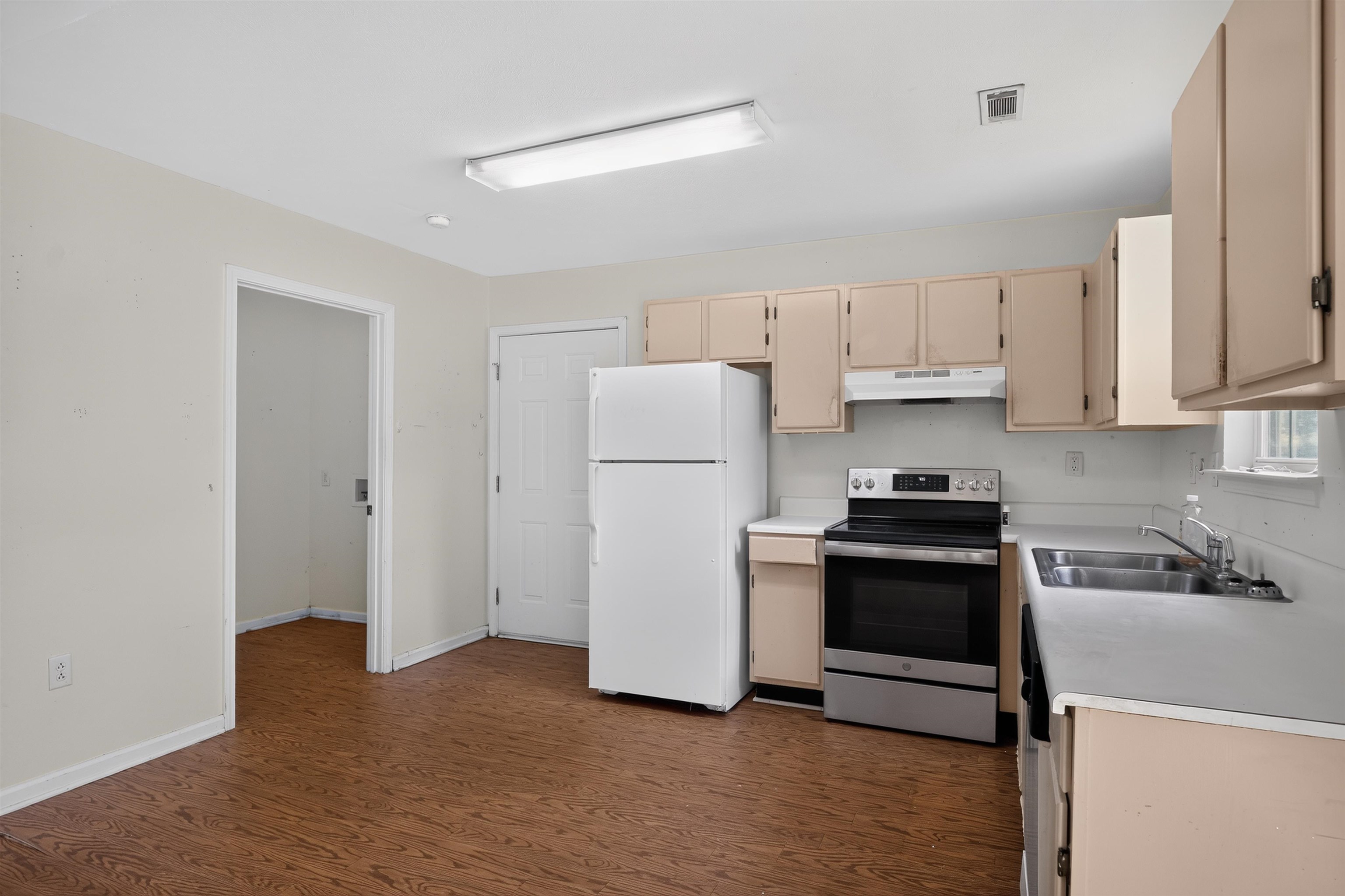1837 Tamara Way Property Photo 10