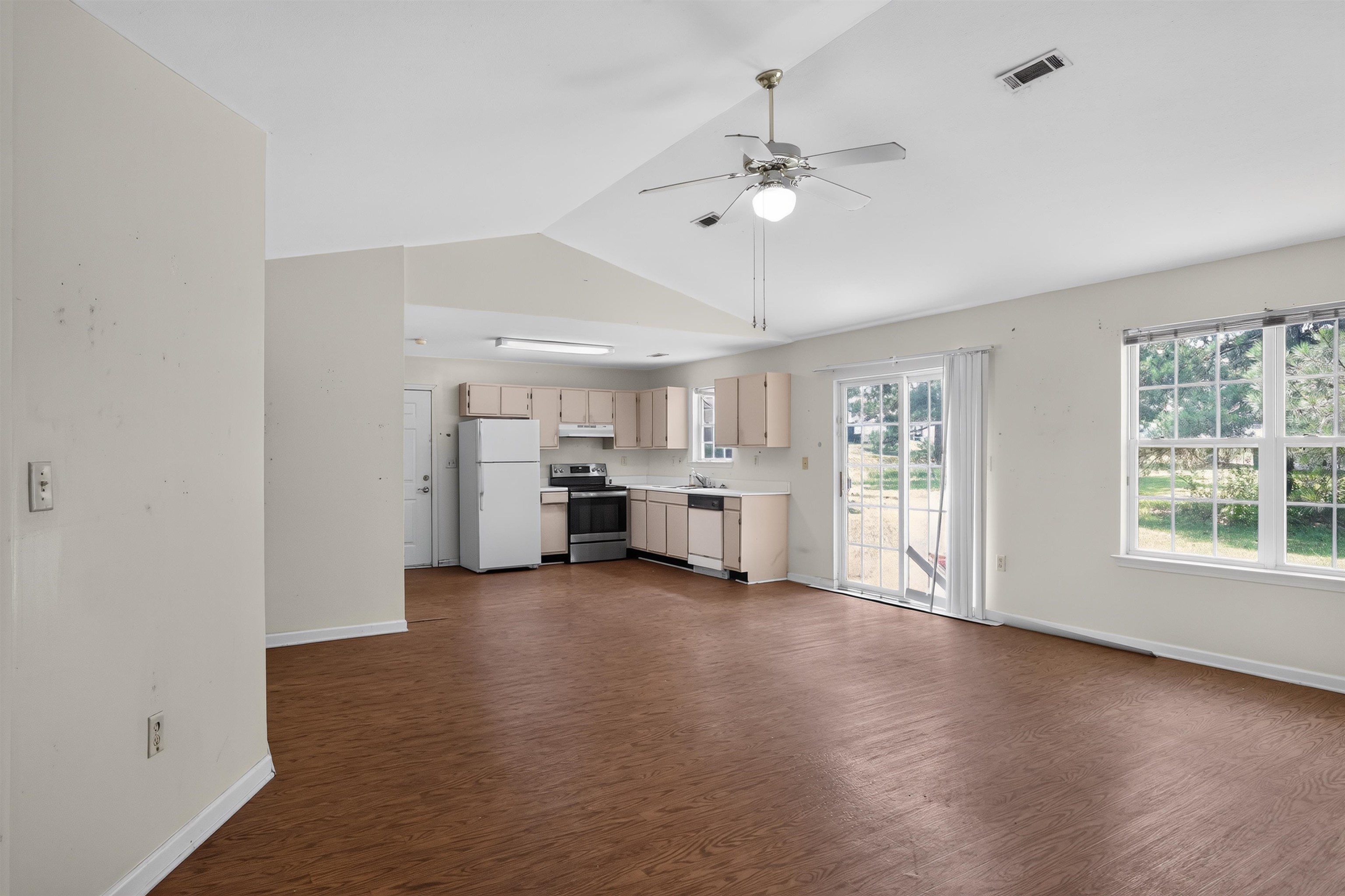 1837 Tamara Way Property Photo 12
