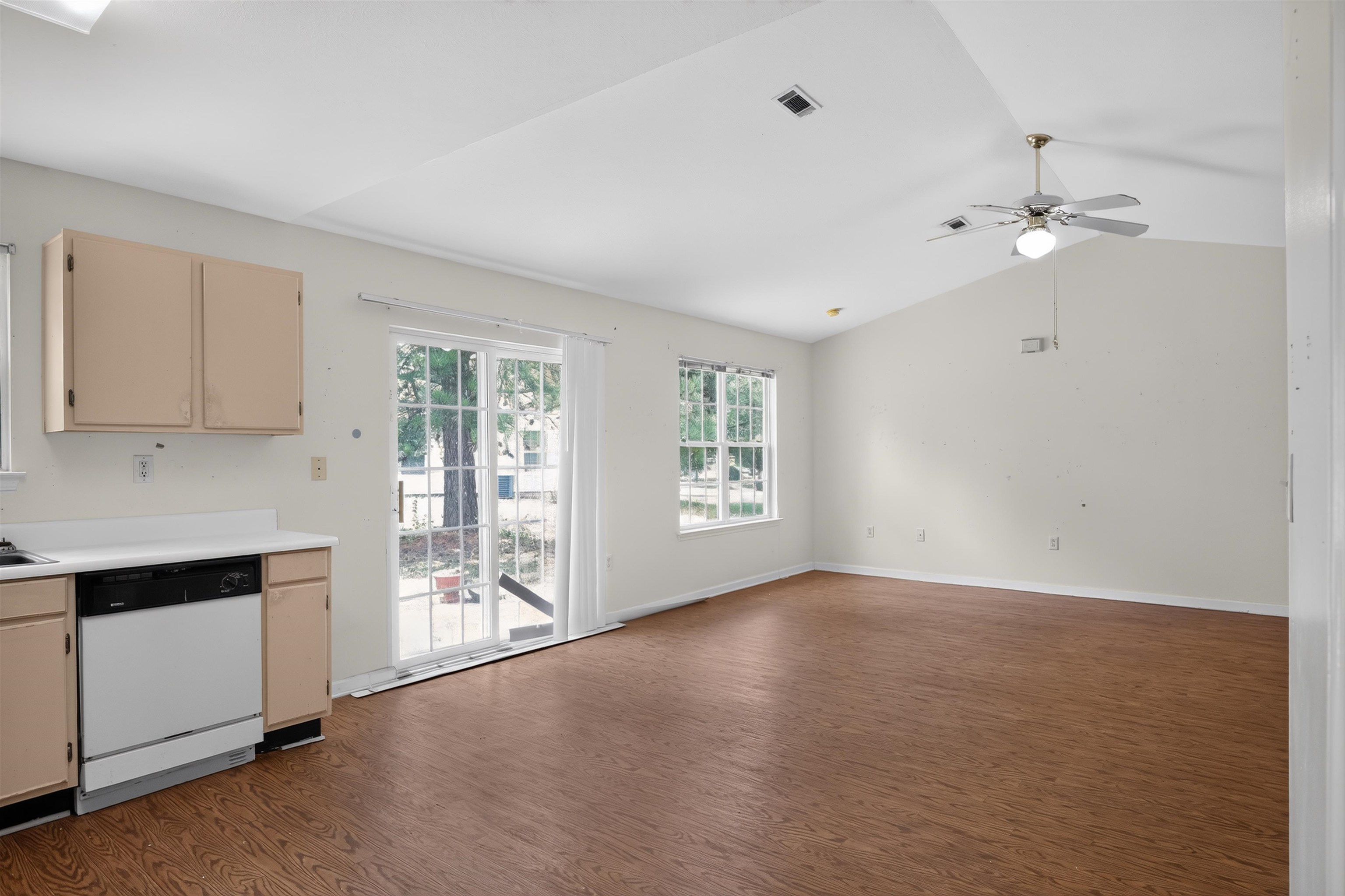 1837 Tamara Way Property Photo 13