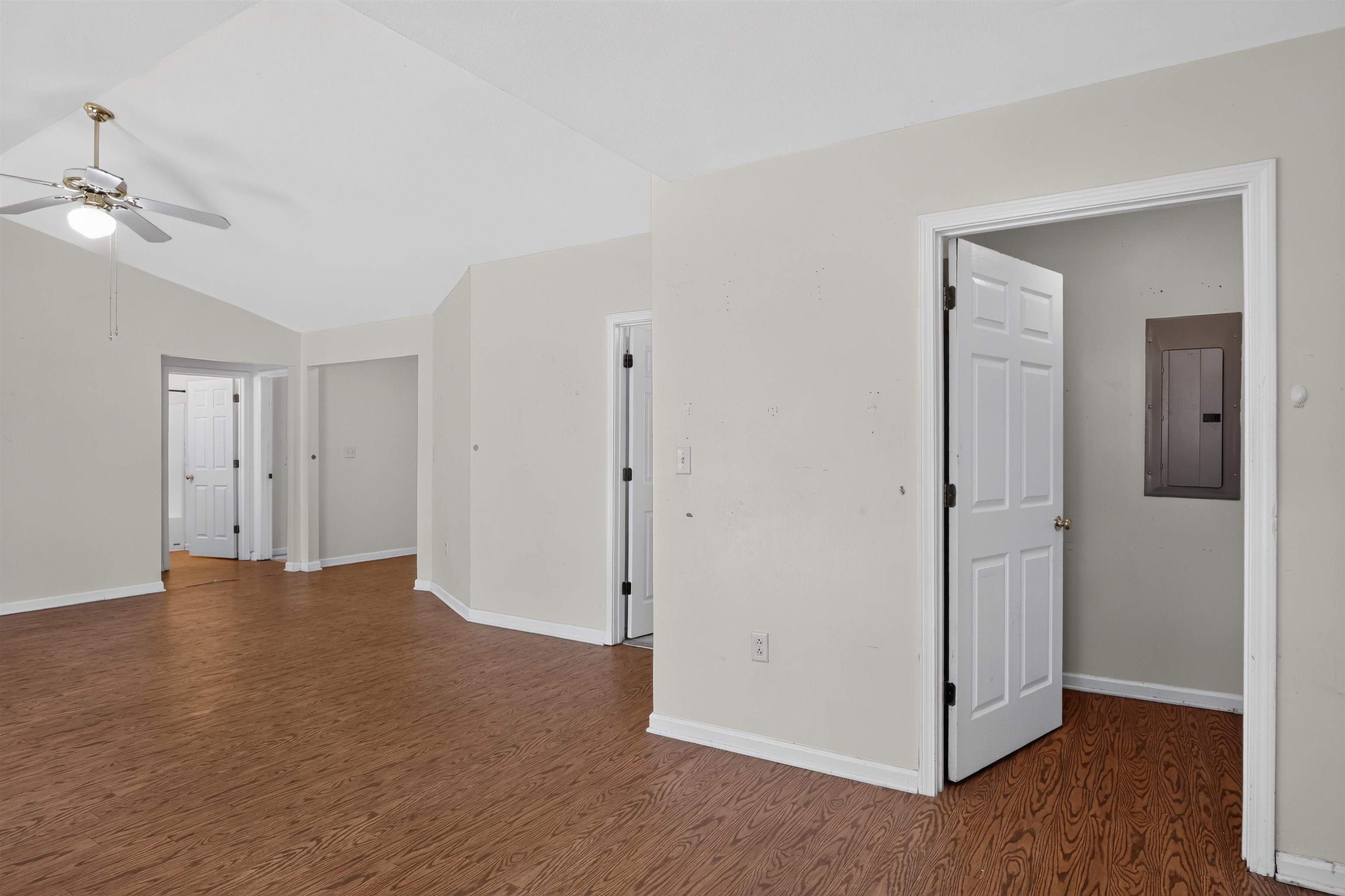 1837 Tamara Way Property Photo 16