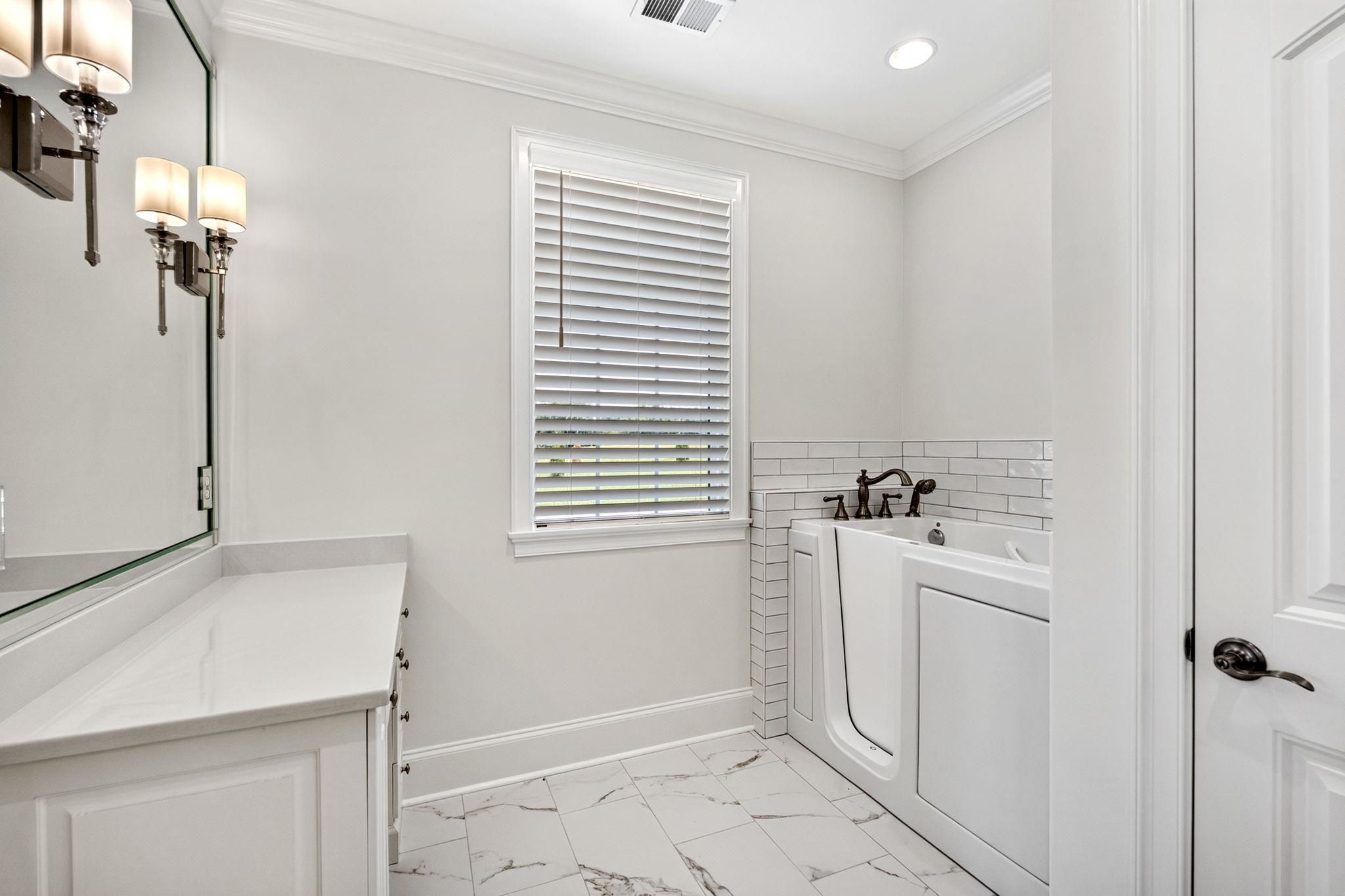 10445 New Cut Road Property Photo 30