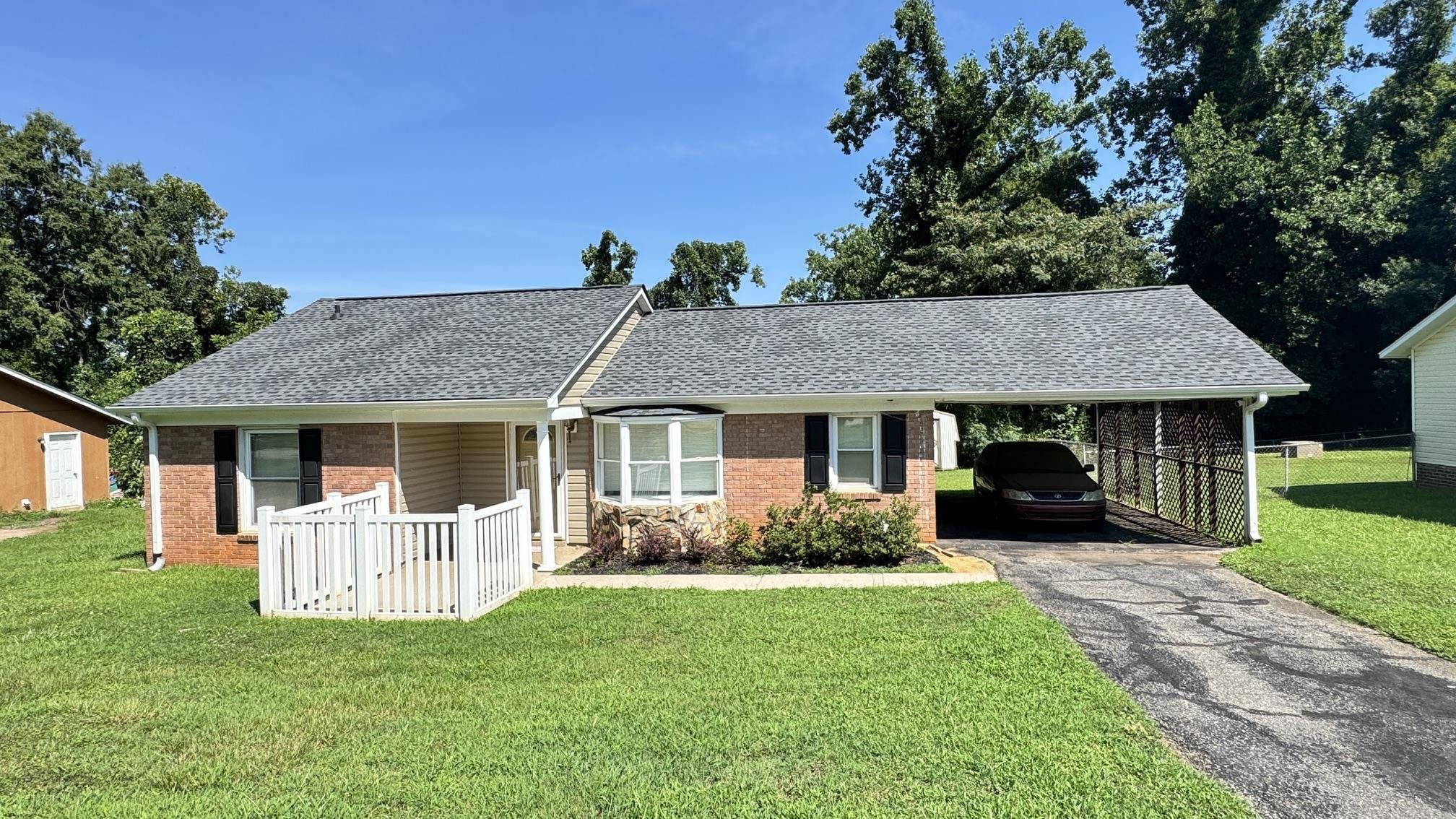 136 Raintree Dr Property Photo 1
