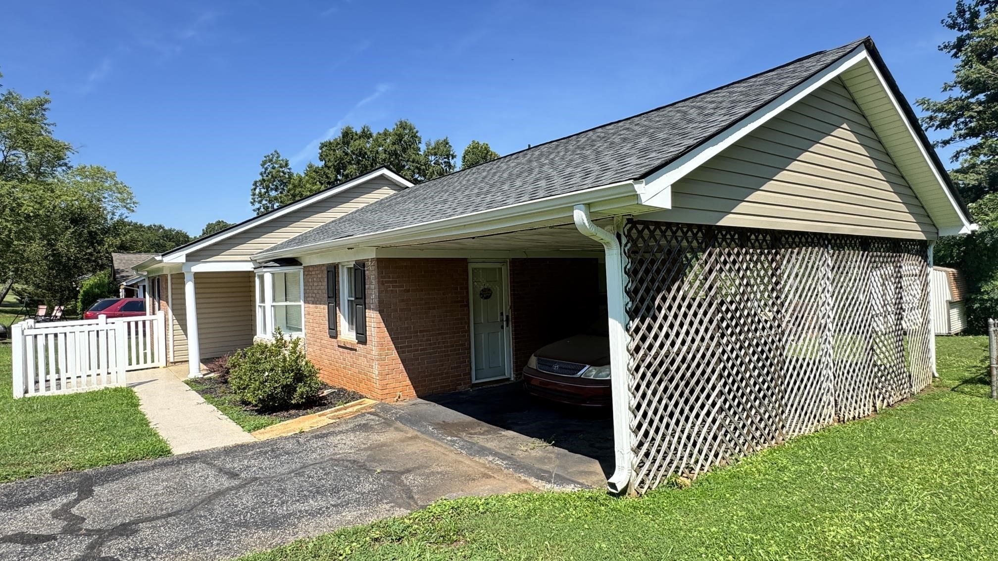 136 Raintree Dr Property Photo 3