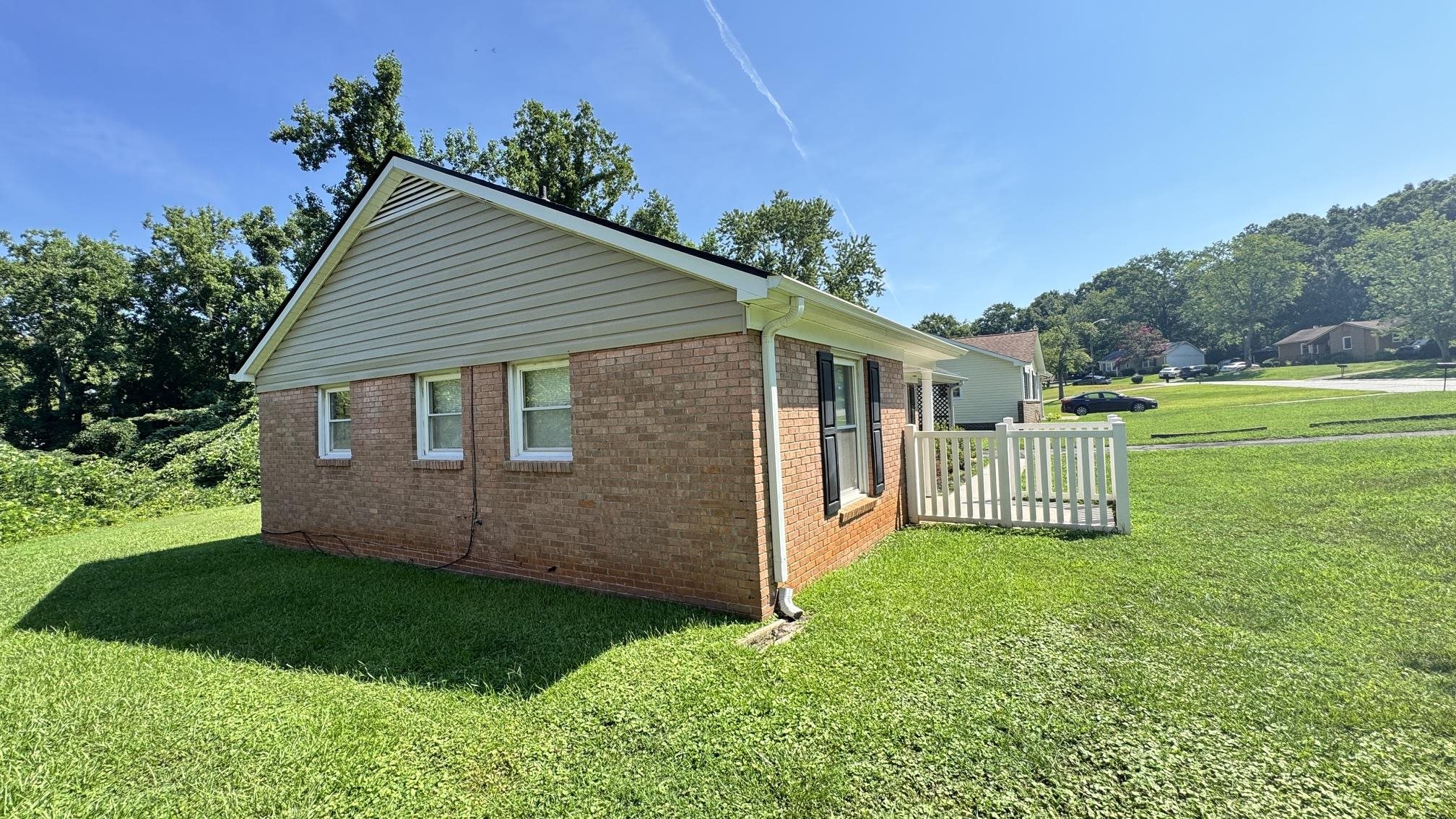 136 Raintree Dr Property Photo 4
