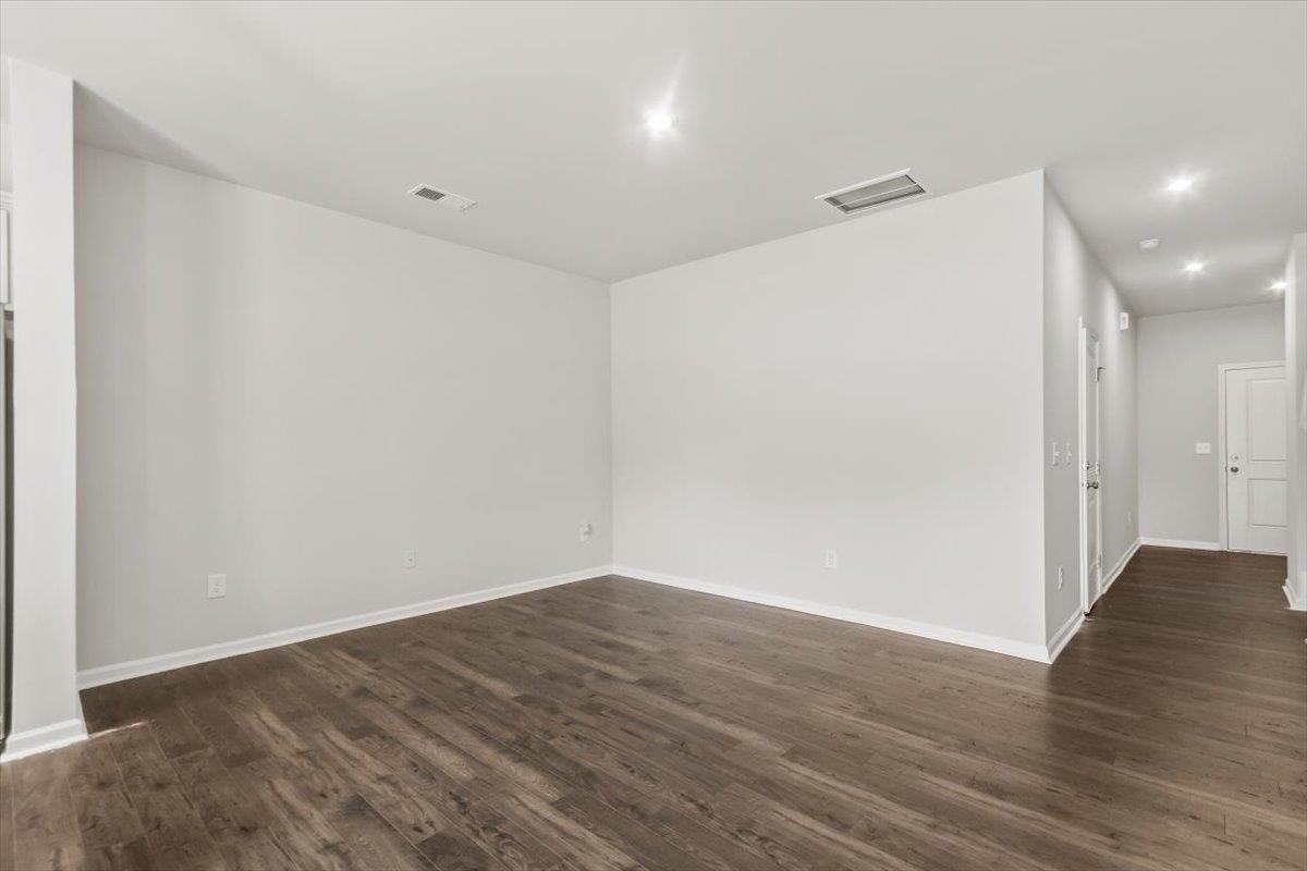 309 Abingdon Way Property Photo 9