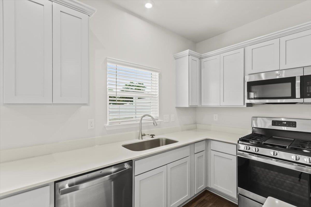 313 Abingdon Way Property Photo 6