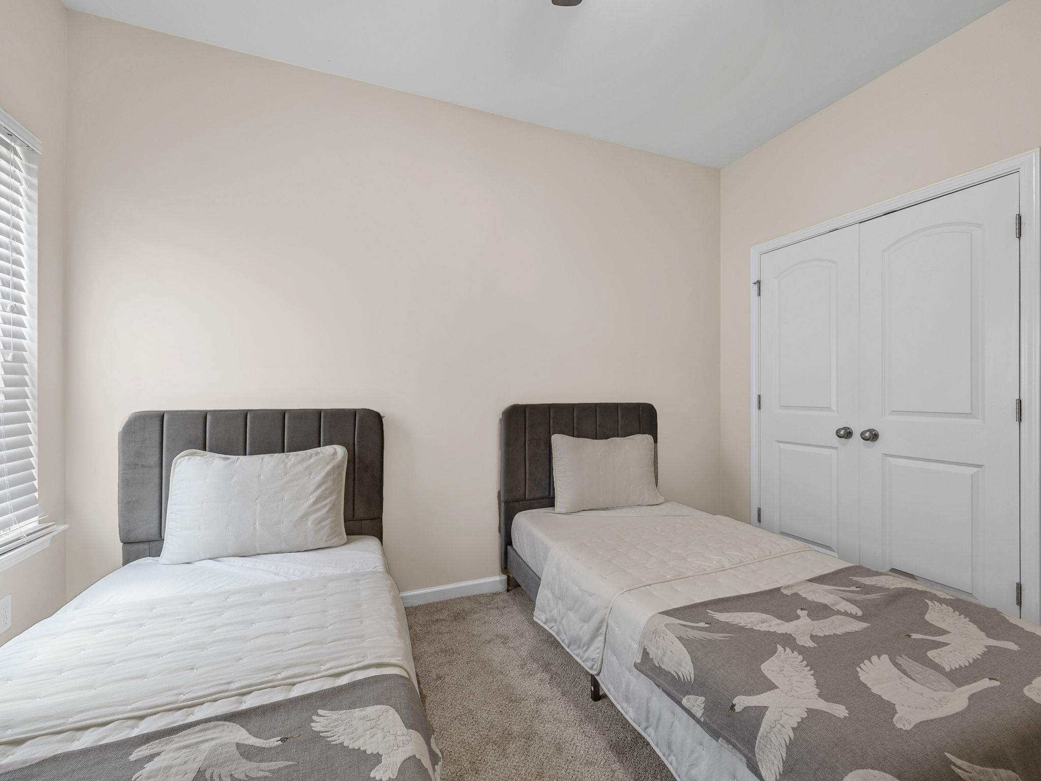 278 E Pyrenees Drive Property Photo 26