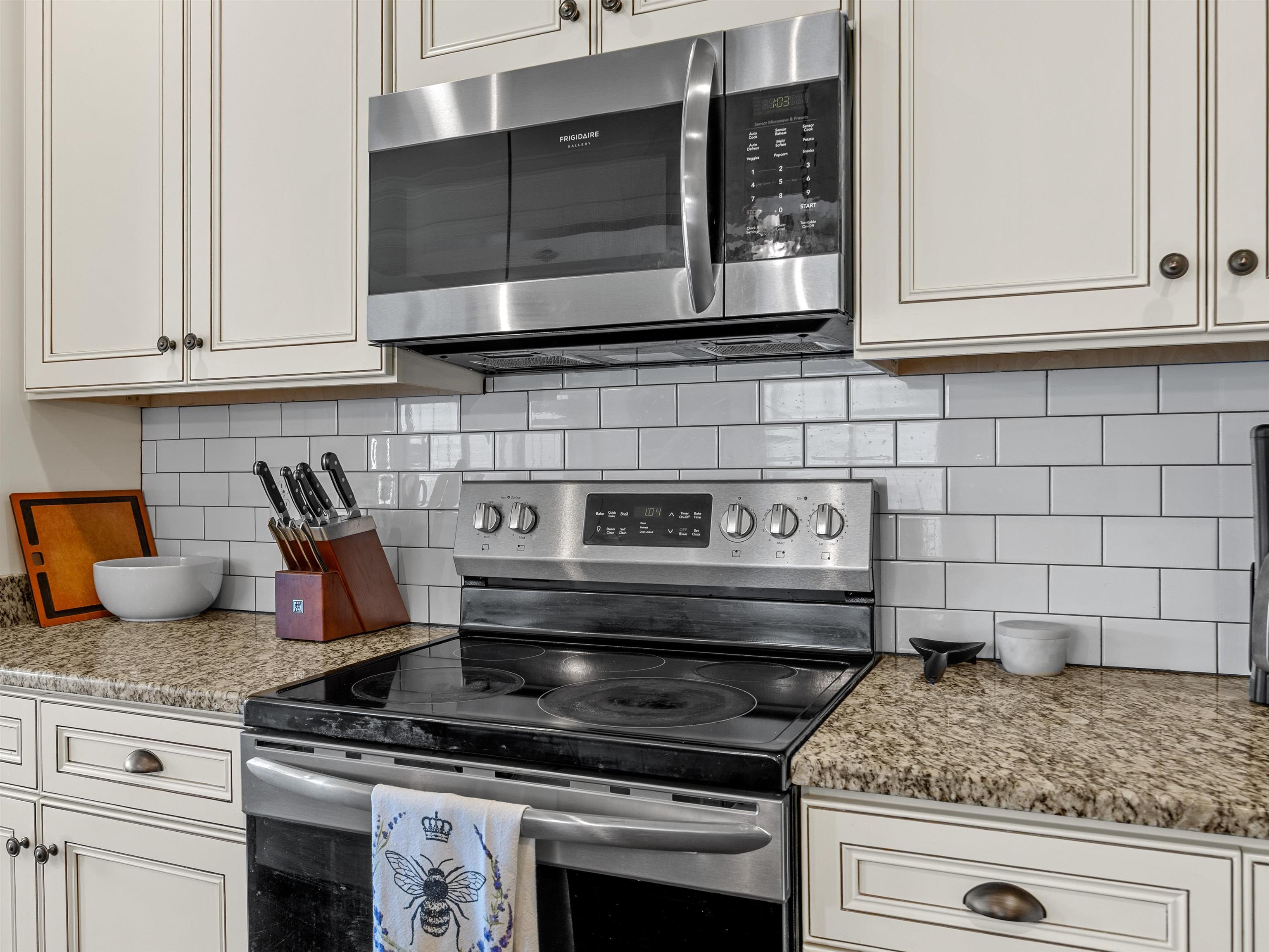 606 Downing Way Property Photo 15