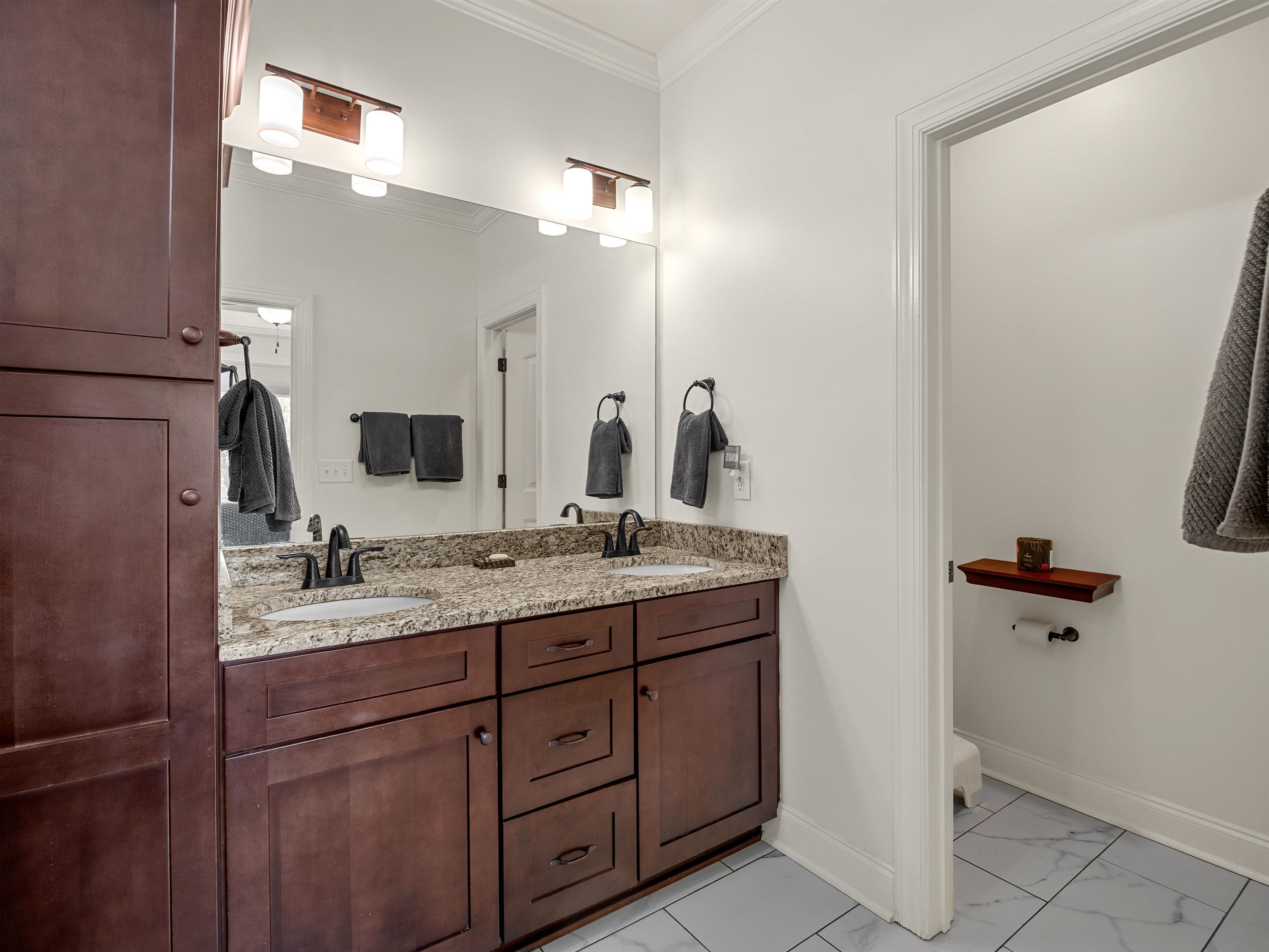 606 Downing Way Property Photo 25