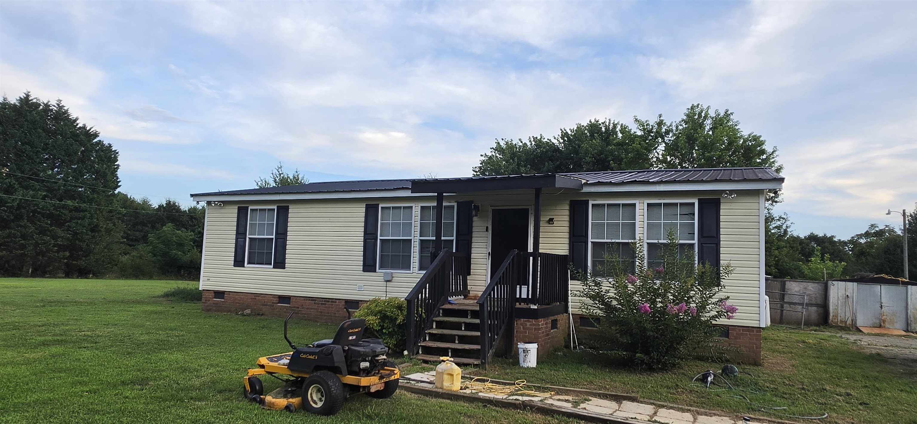 660 Hammett Road Property Photo 1