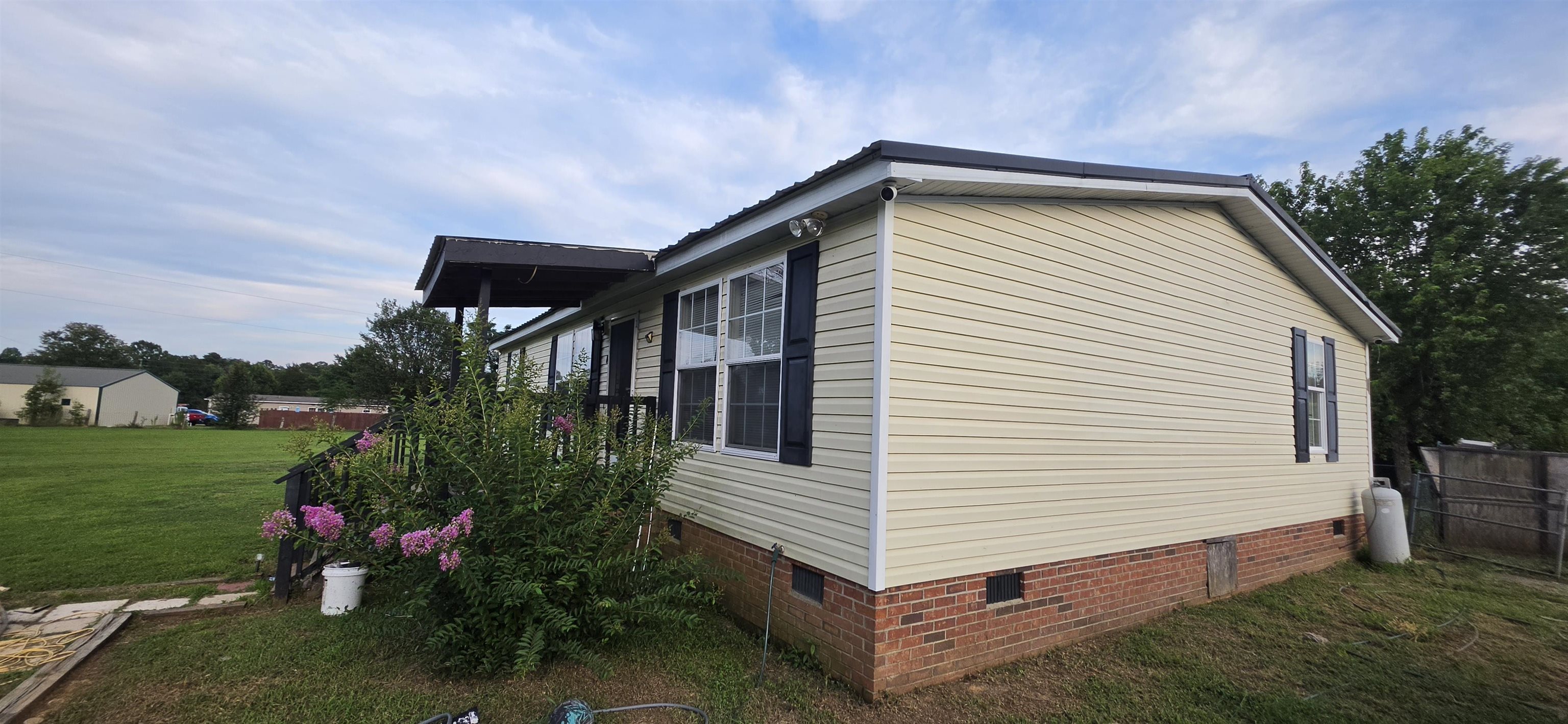 660 Hammett Road Property Photo 3