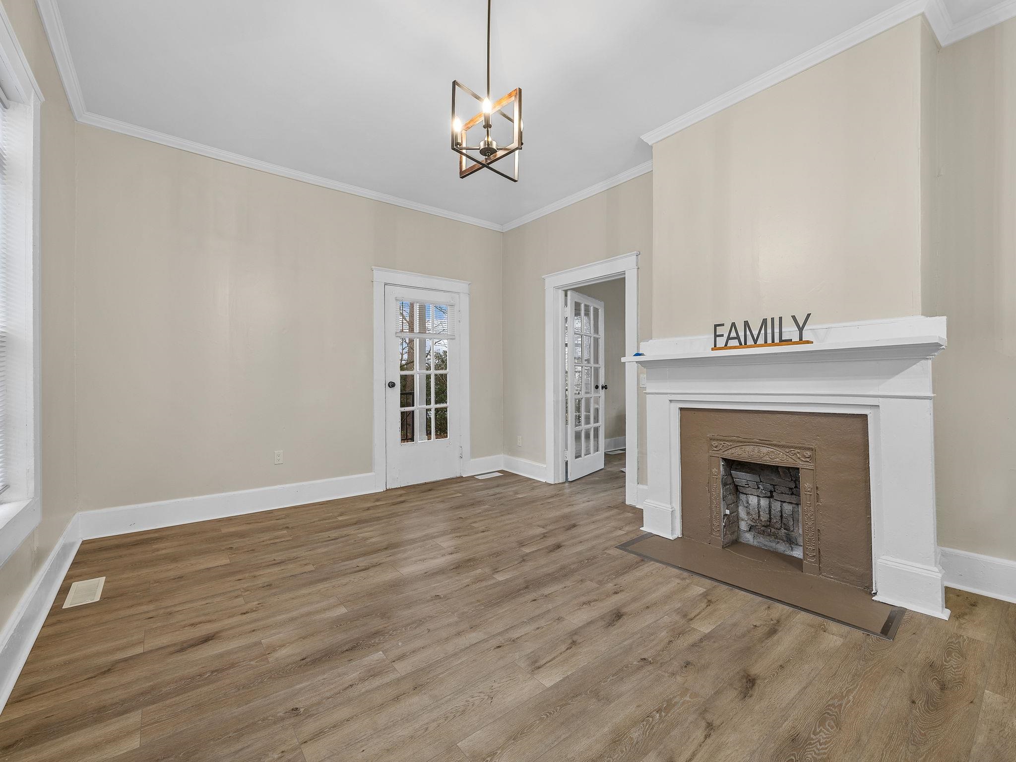 405 S Pinckney St Property Photo 9