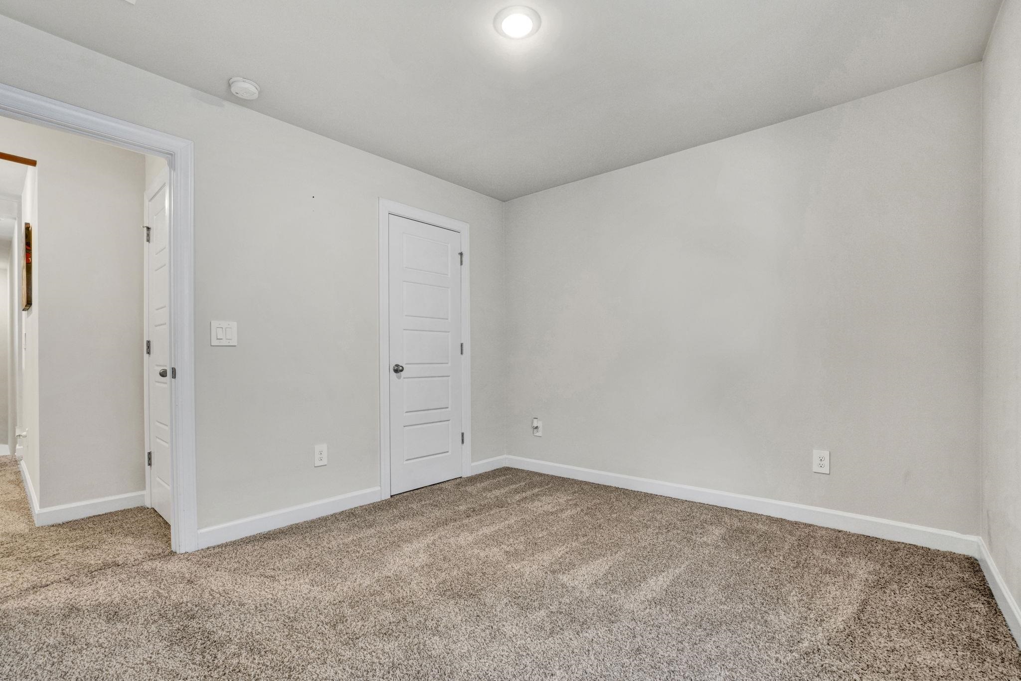 532 Summit View Property Photo 33