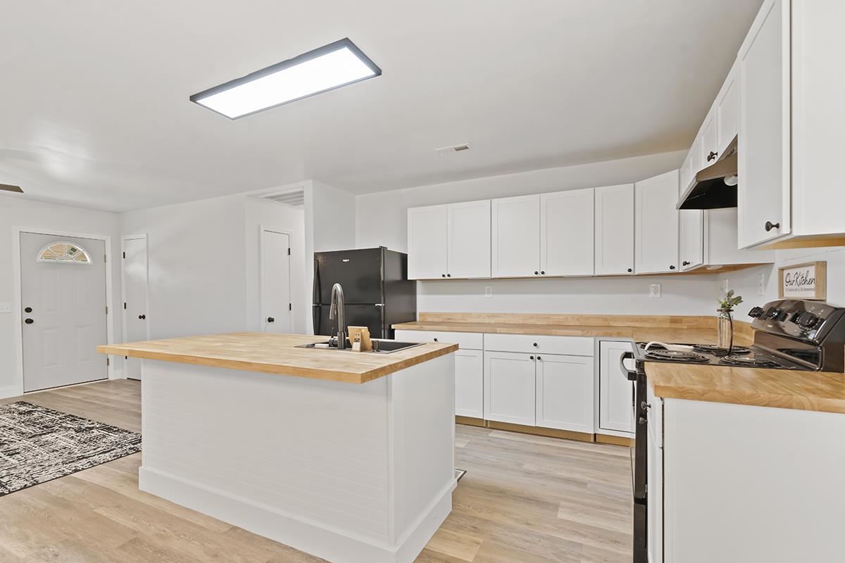 709 Quarry Street Property Photo 7