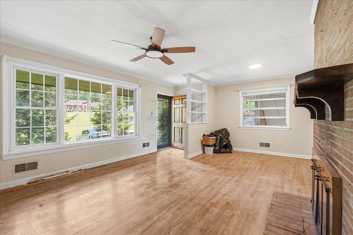 650 Springhill Avenue Property Photo 9