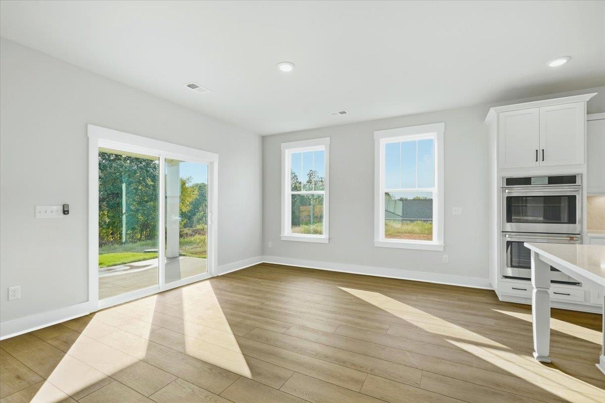 551 Winstone Trail Property Photo 8