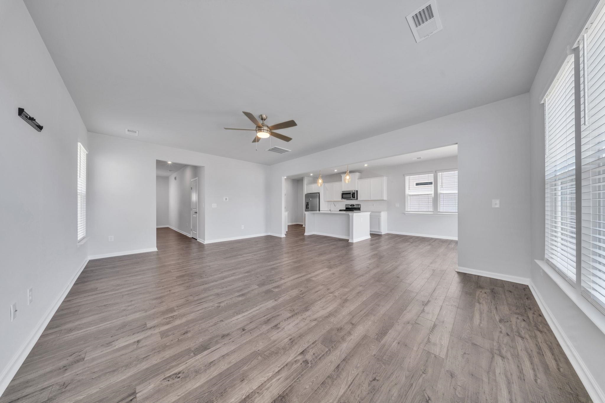 142 Gervais Circle Property Photo 6