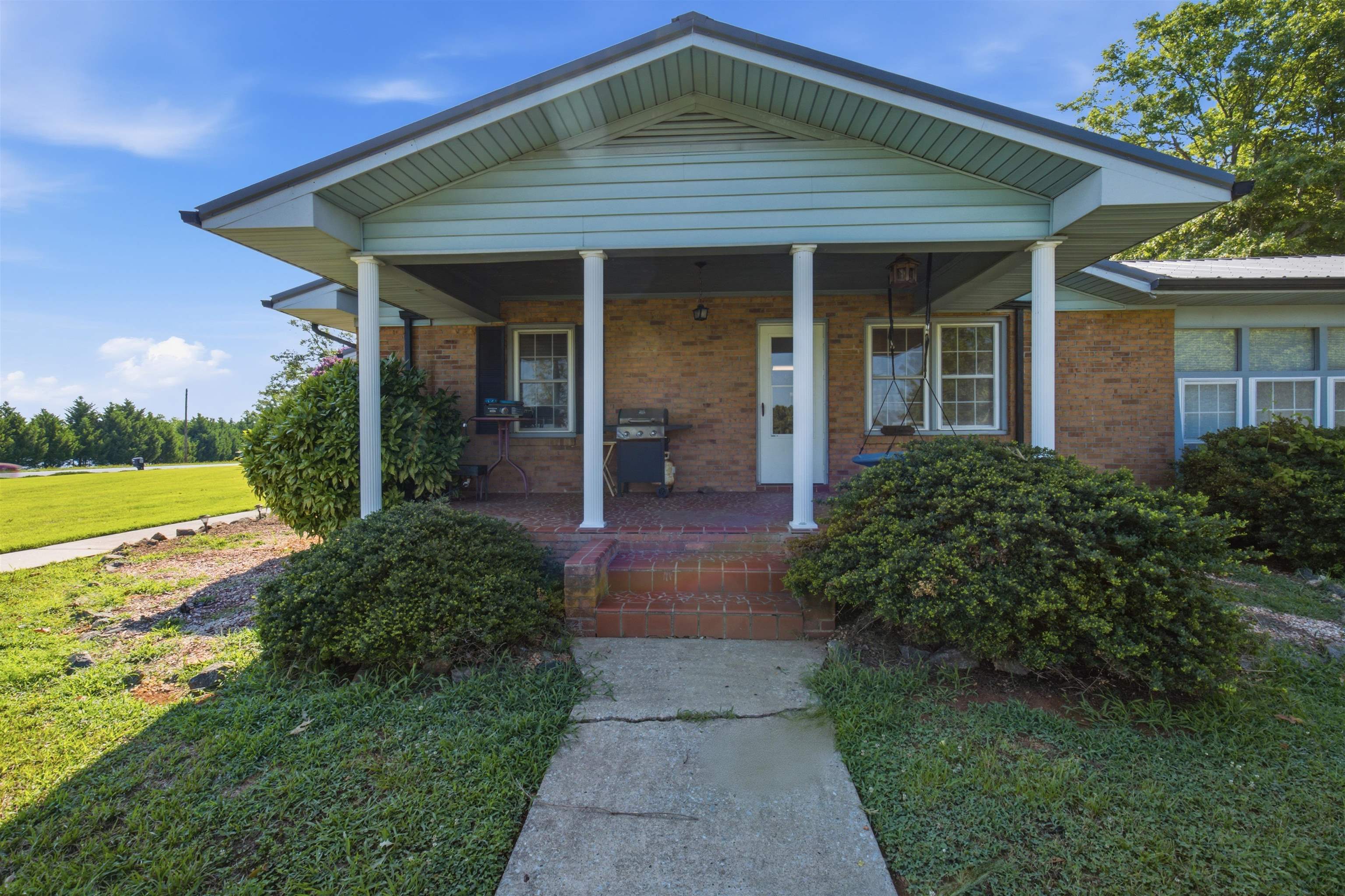 828 Ferry Road Property Photo 6