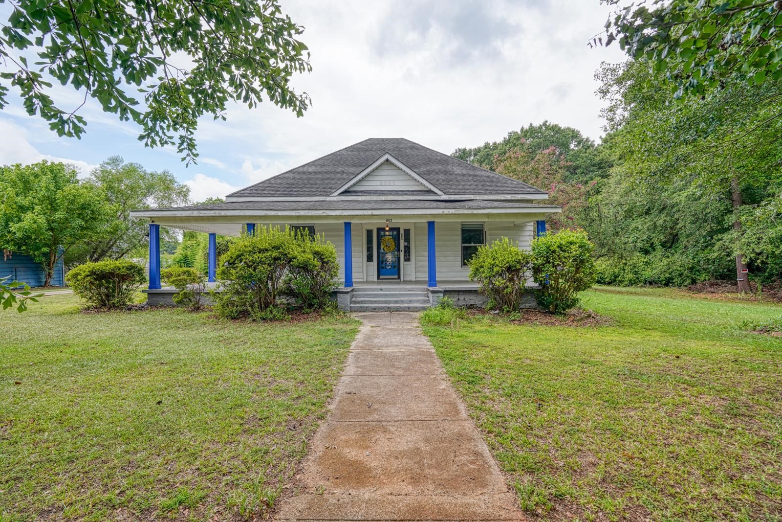 803 Saxon Avenue Property Photo 1