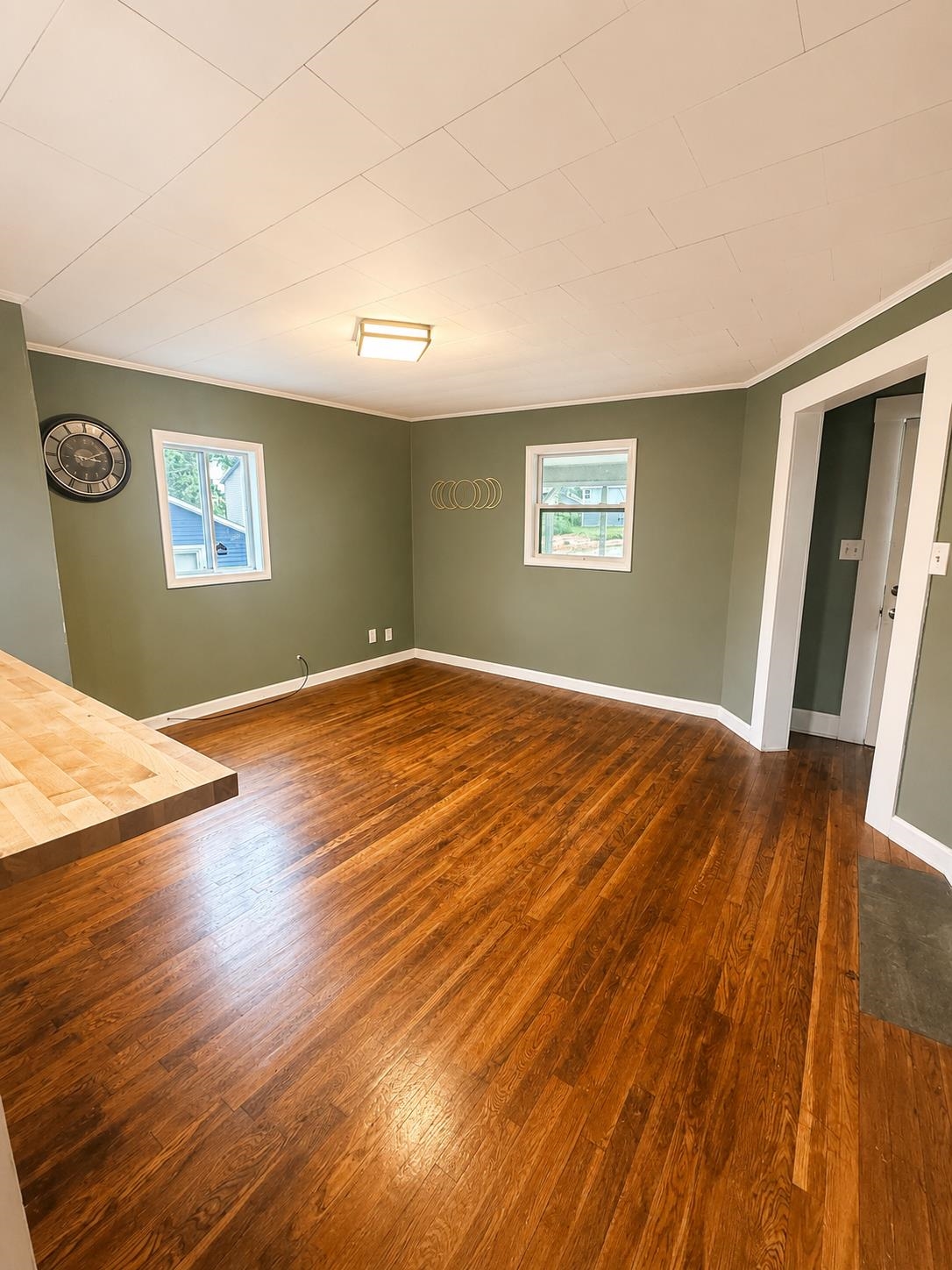 115 1st Street Property Photo 4