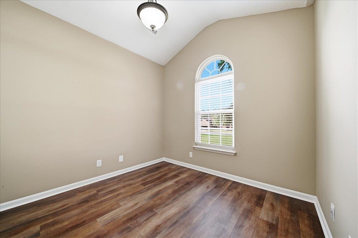 529 Fox Hurst Court Property Photo 23