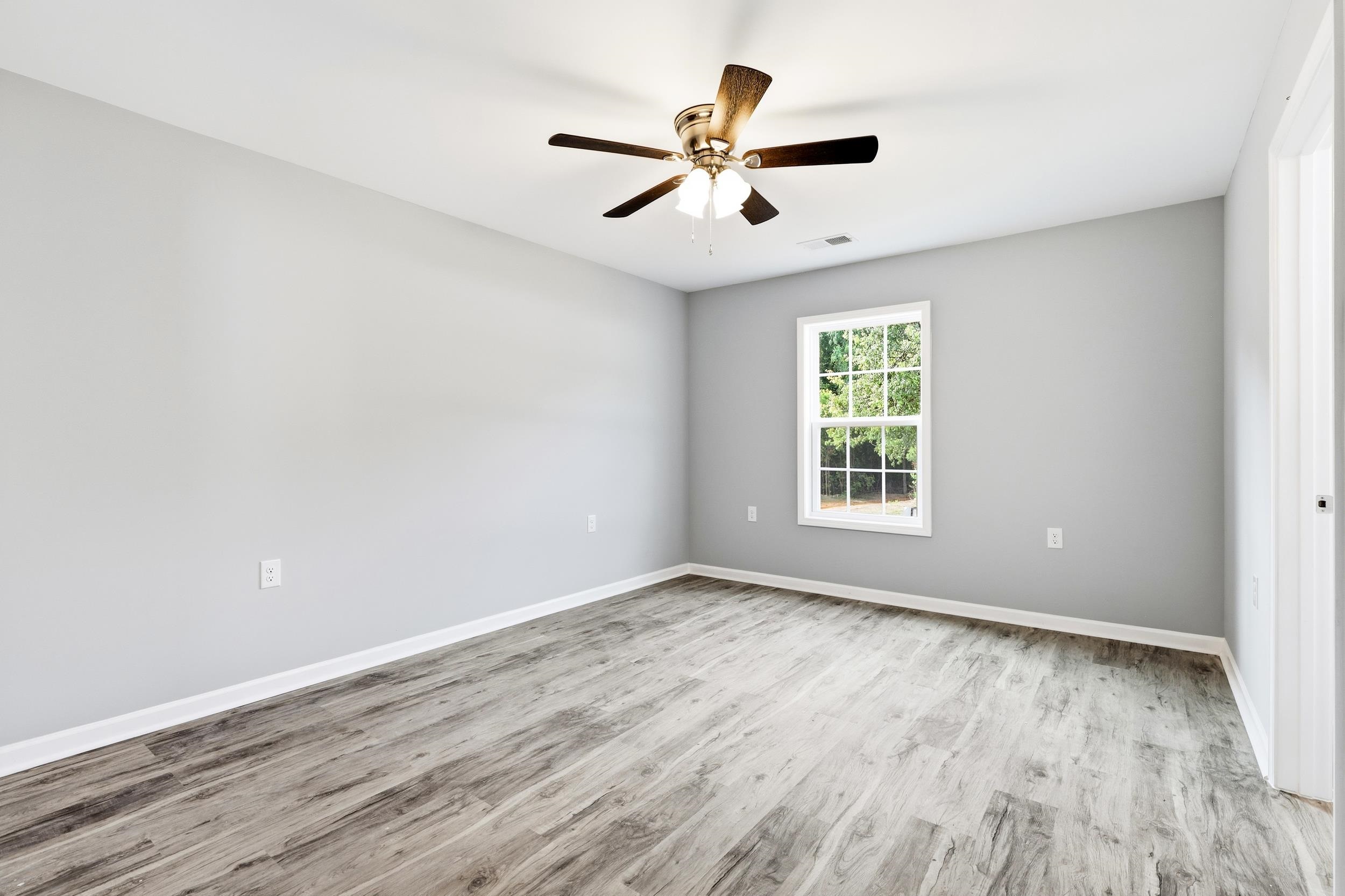 124 Laura Jane Lane Property Photo 7
